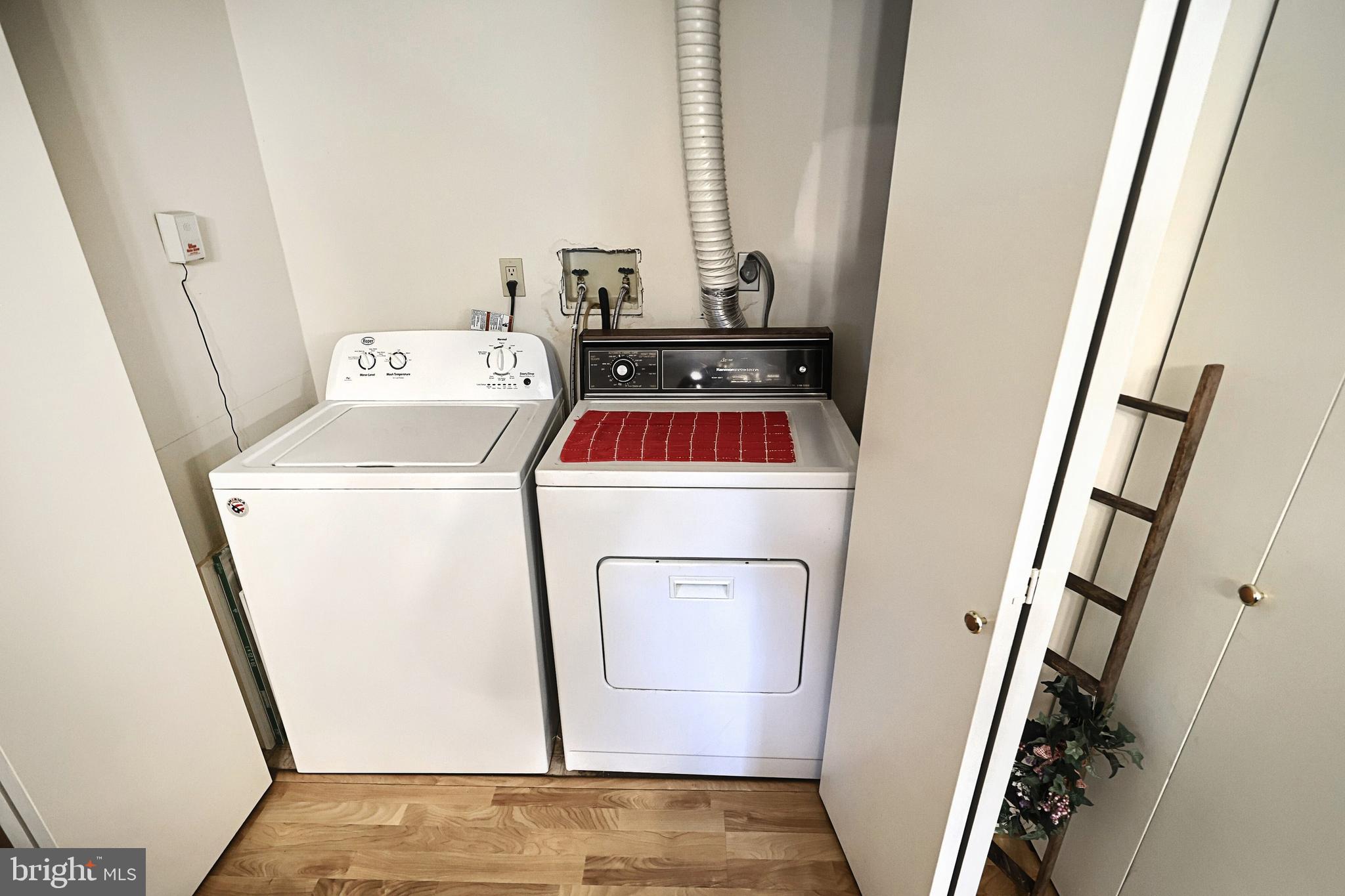 GLEN HOLLOW - Residential