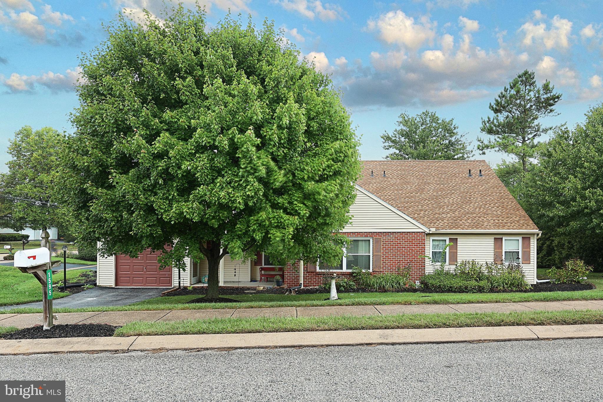 GLEN HOLLOW - Residential