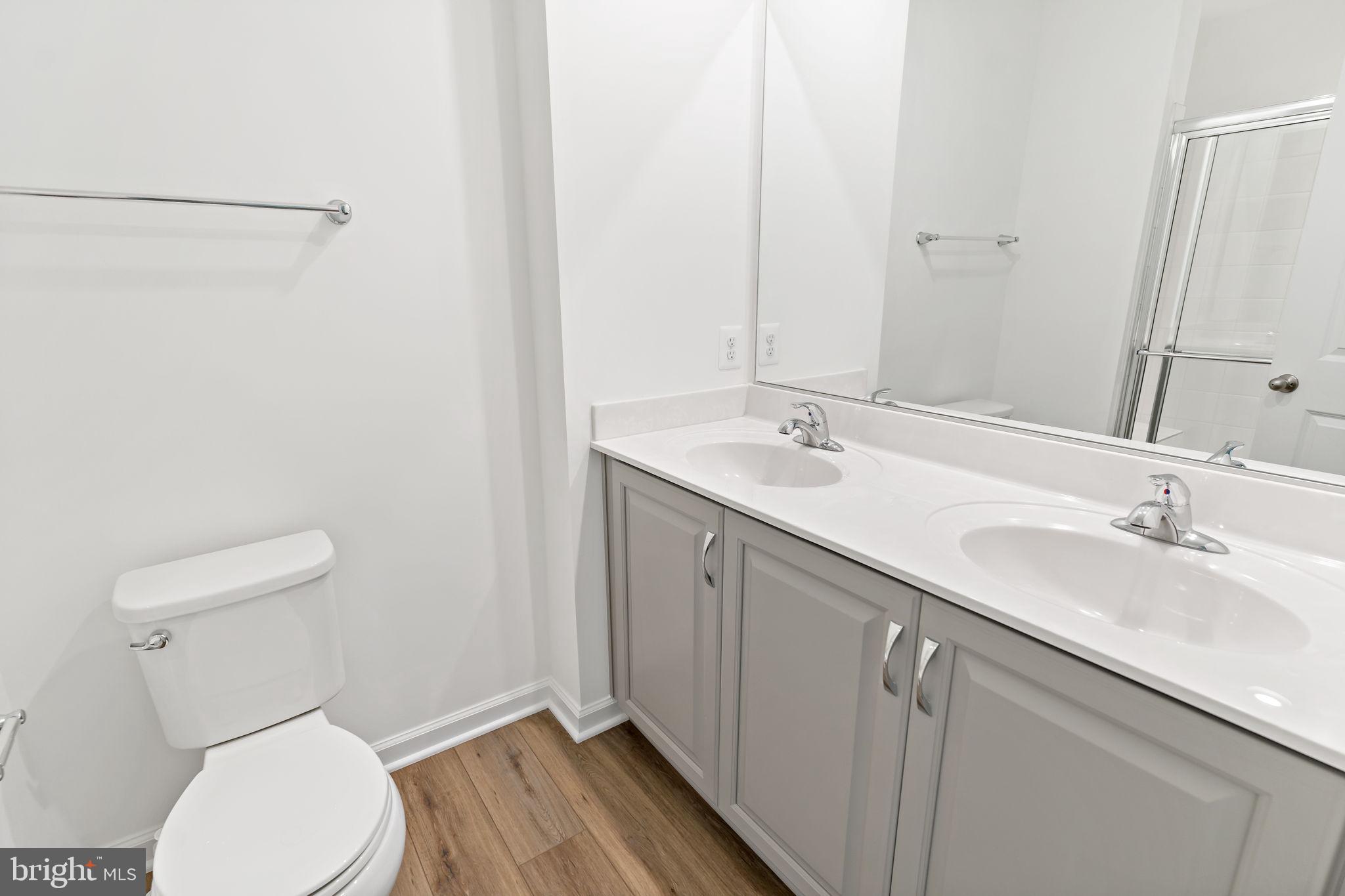 WHISPERING PINES - Residential