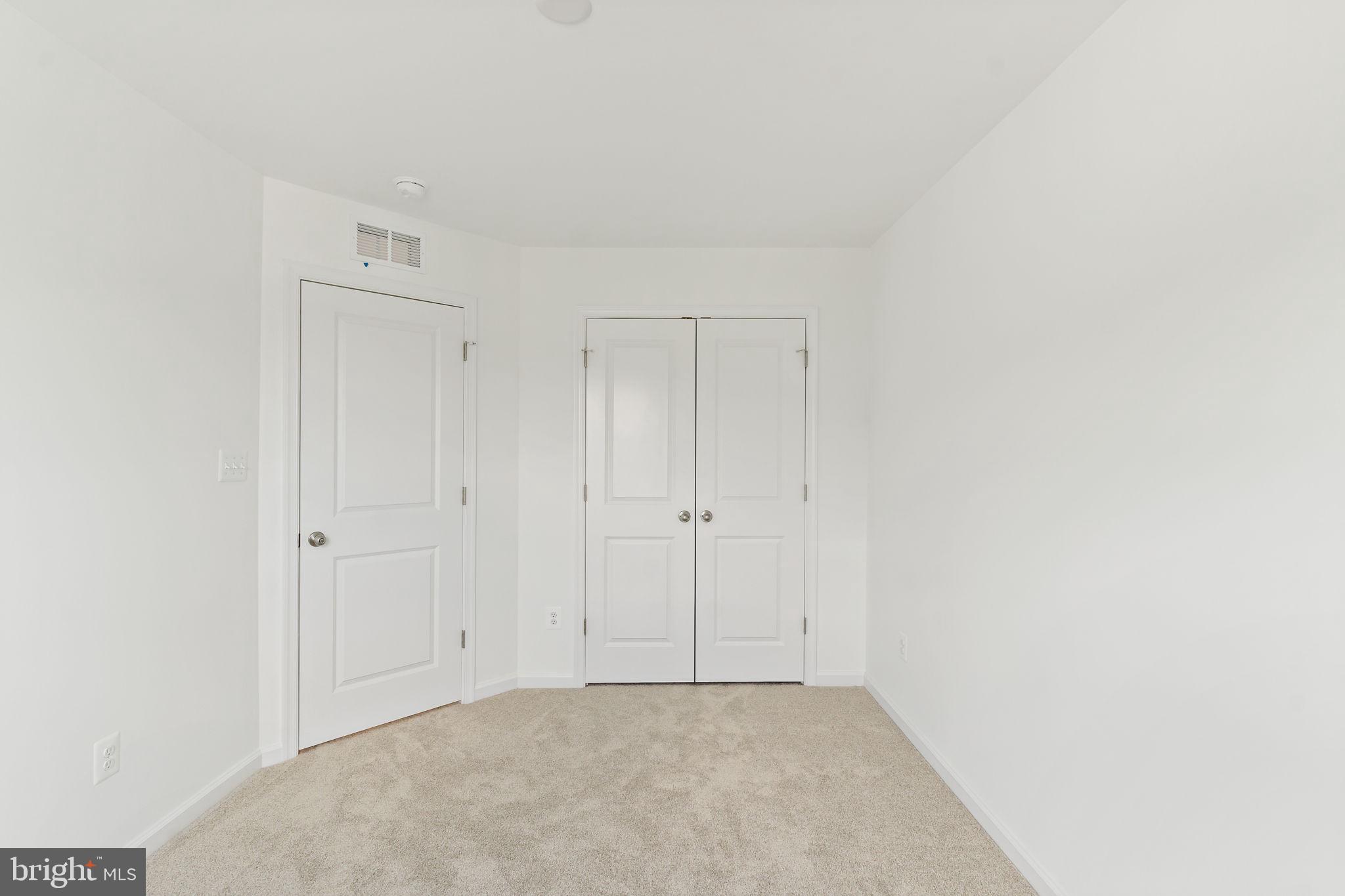 WHISPERING PINES - Residential