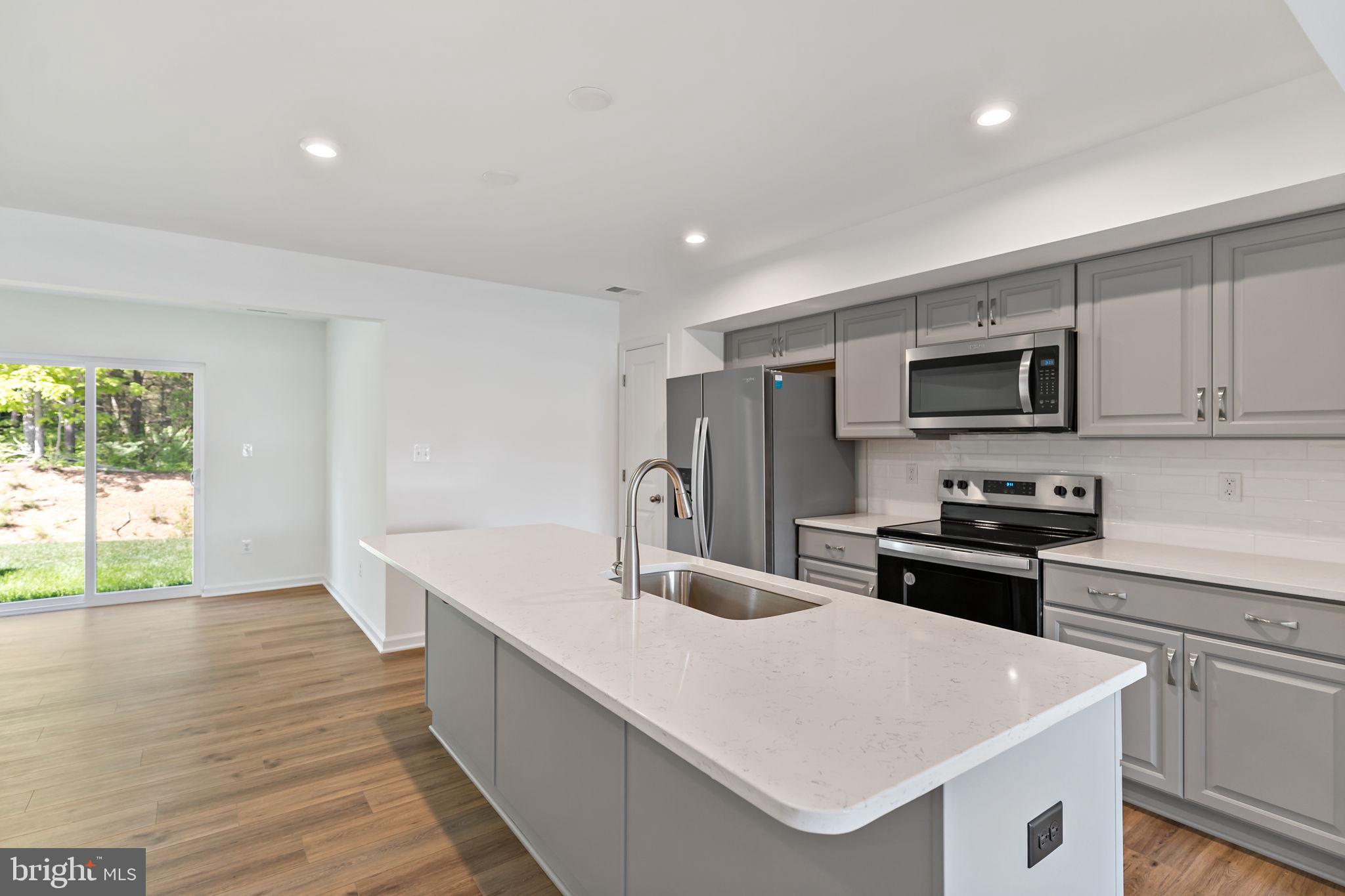 WHISPERING PINES - Residential