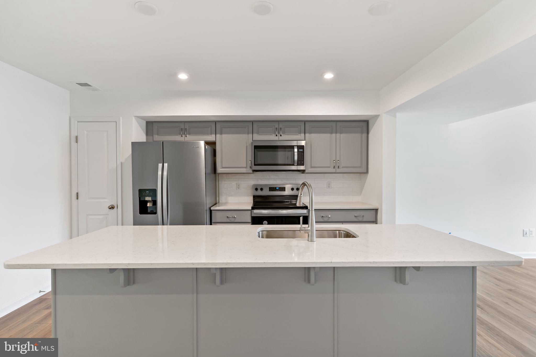 WHISPERING PINES - Residential