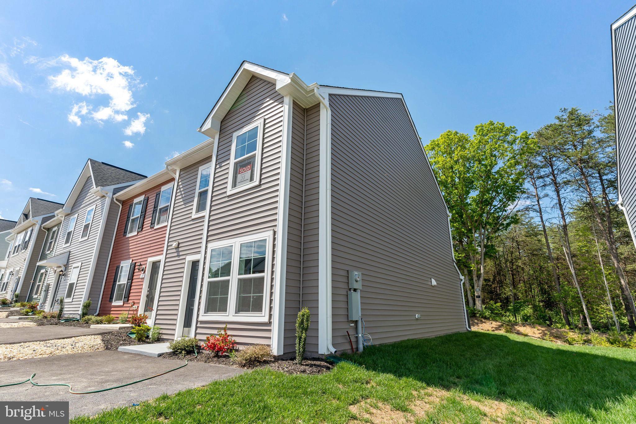 WHISPERING PINES - Residential