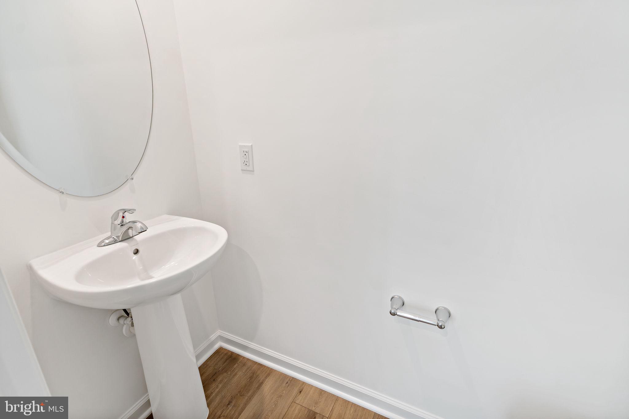 WHISPERING PINES - Residential