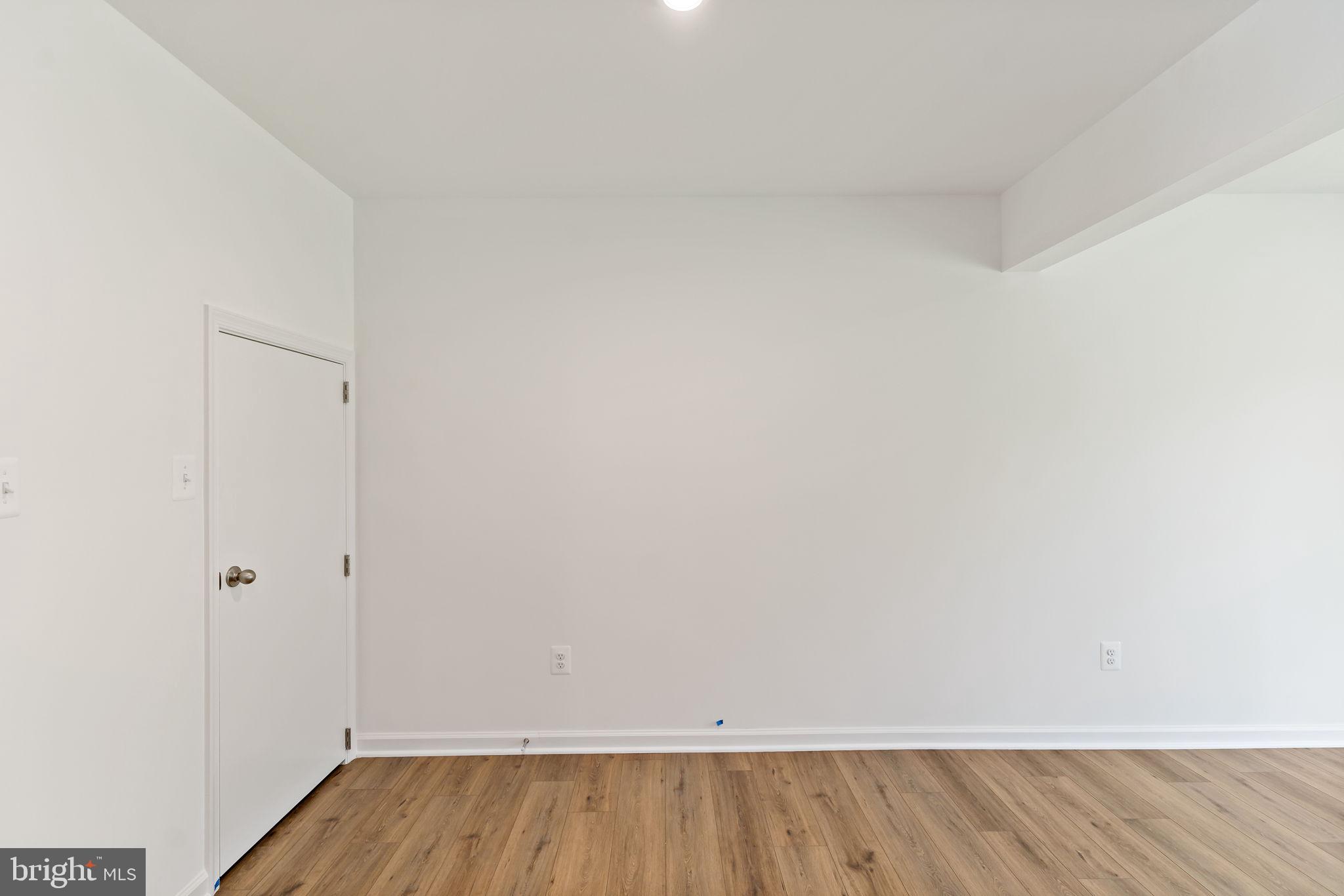 WHISPERING PINES - Residential