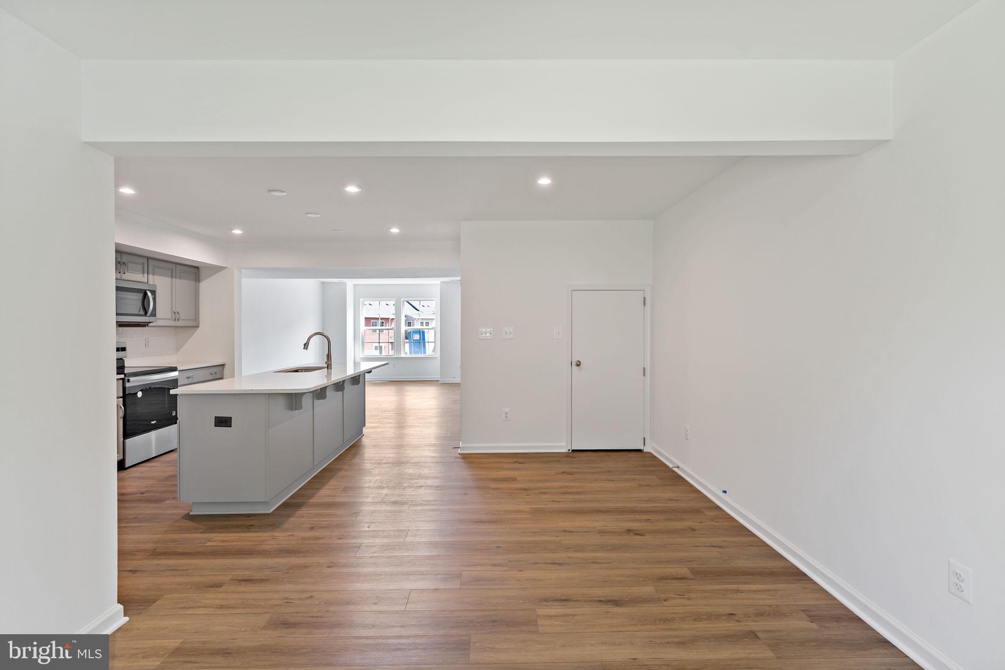 WHISPERING PINES - Residential