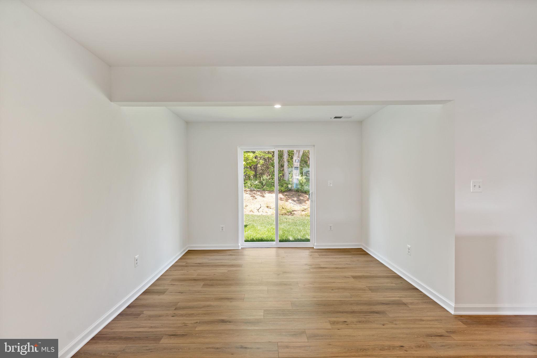 WHISPERING PINES - Residential