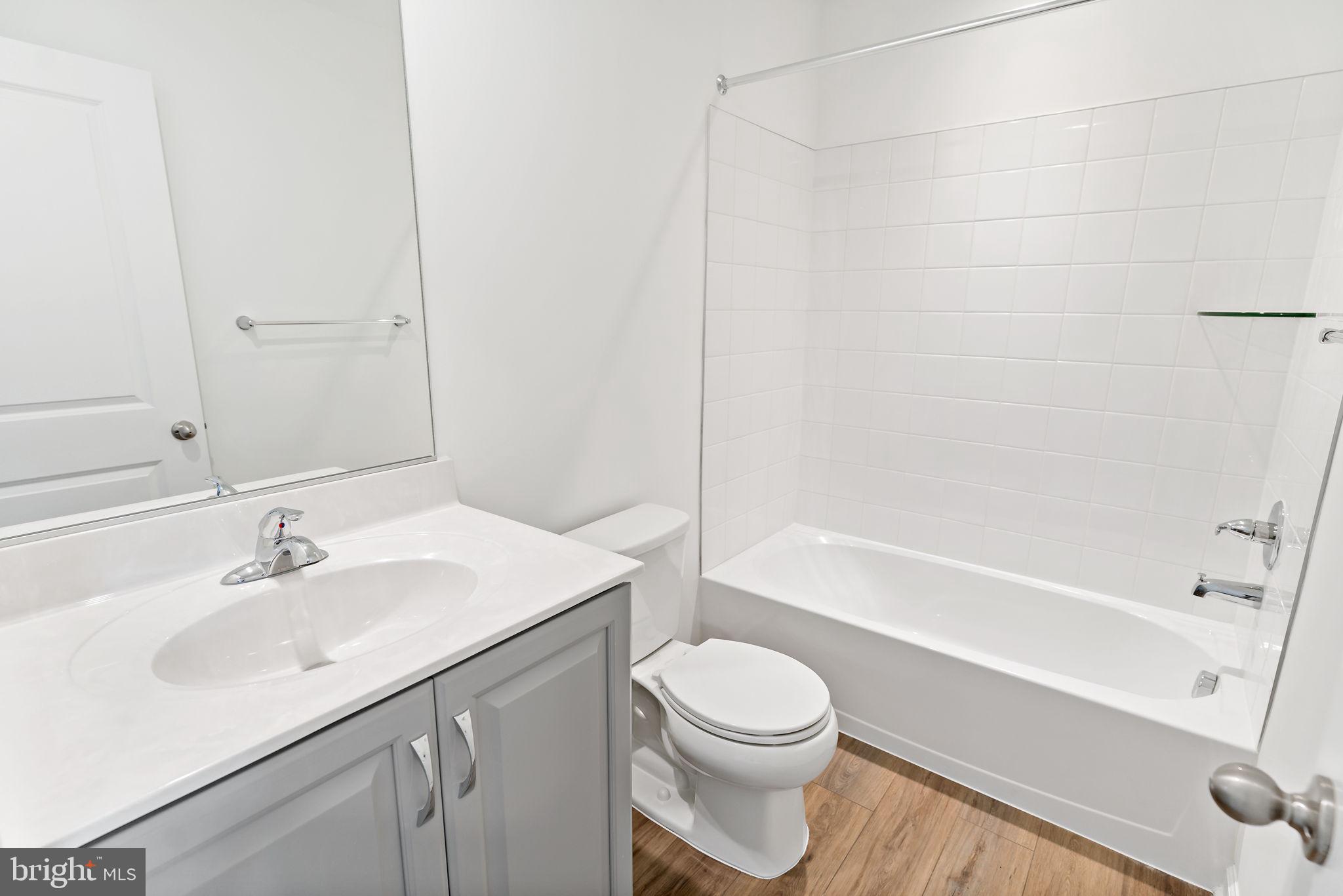 WHISPERING PINES - Residential