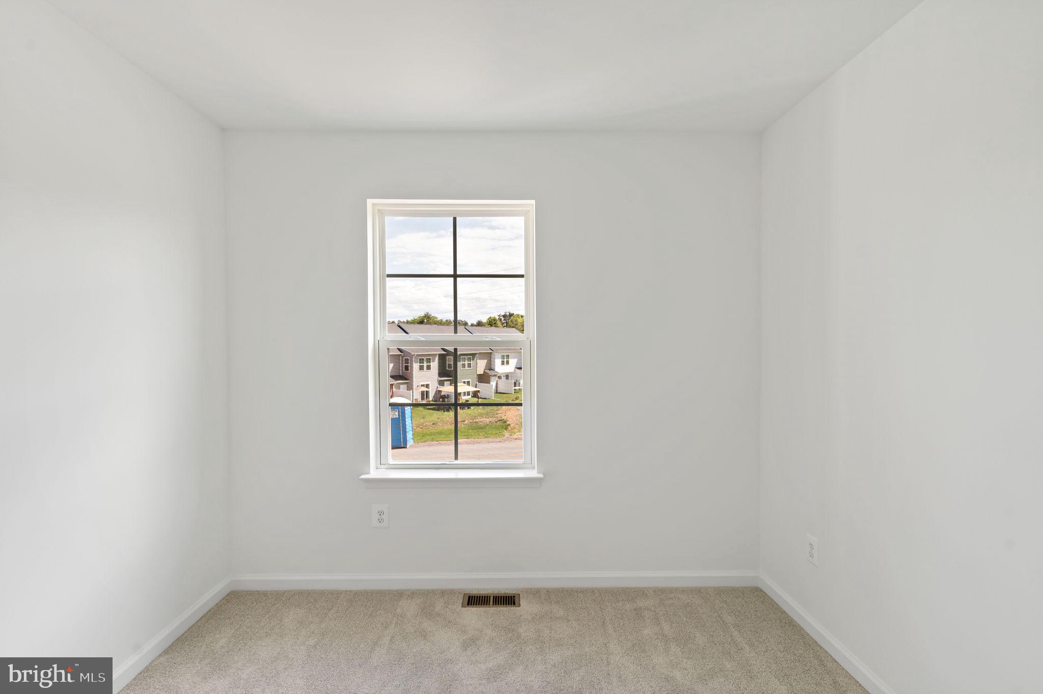 WHISPERING PINES - Residential