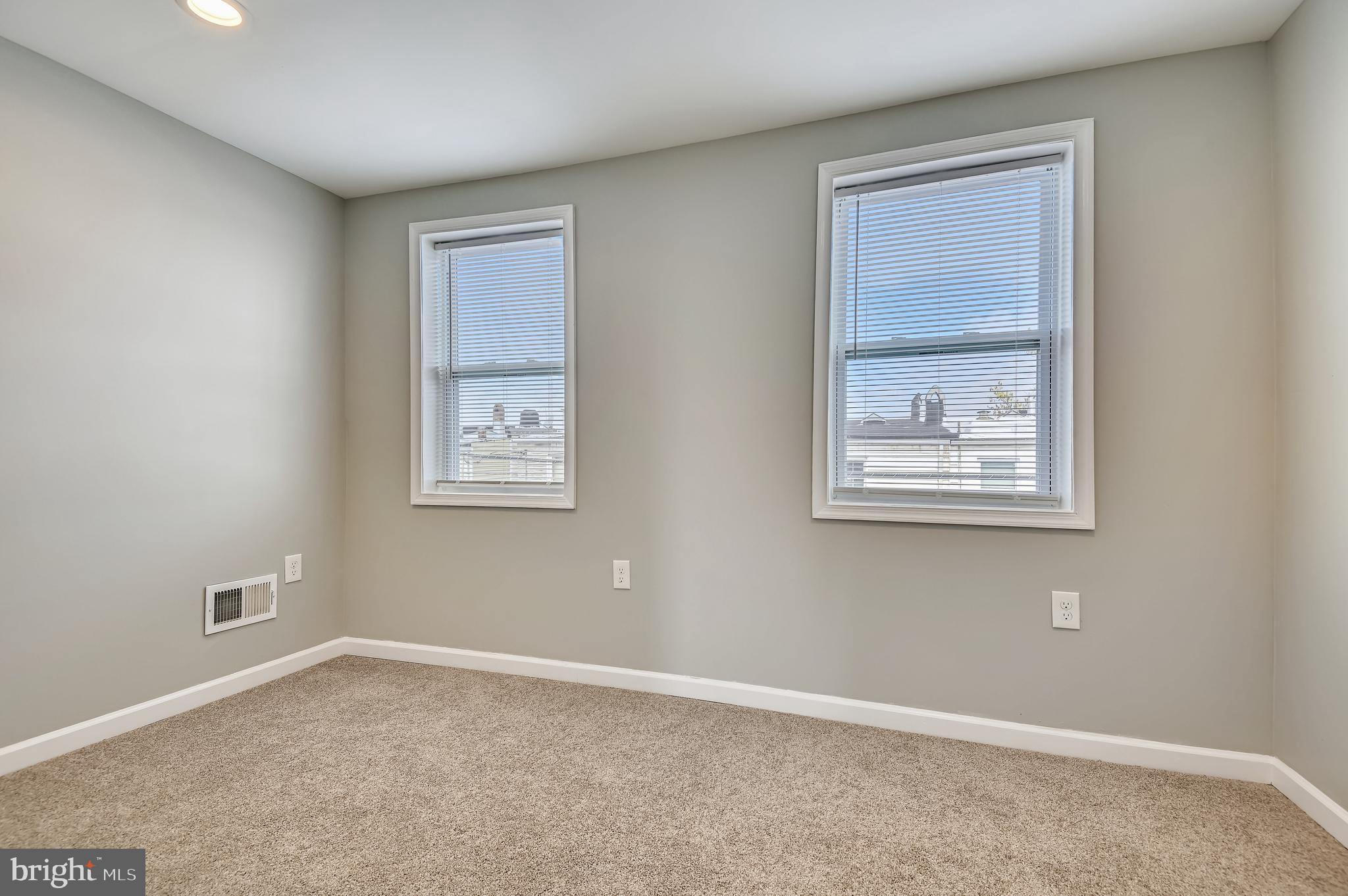 HIGHLANDTOWN - Residential