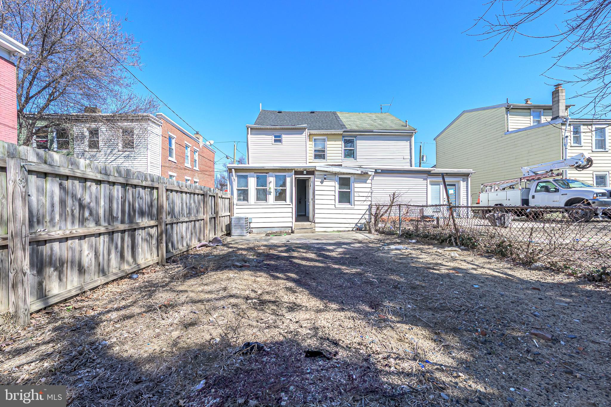 212 MIDDLESEX STREET