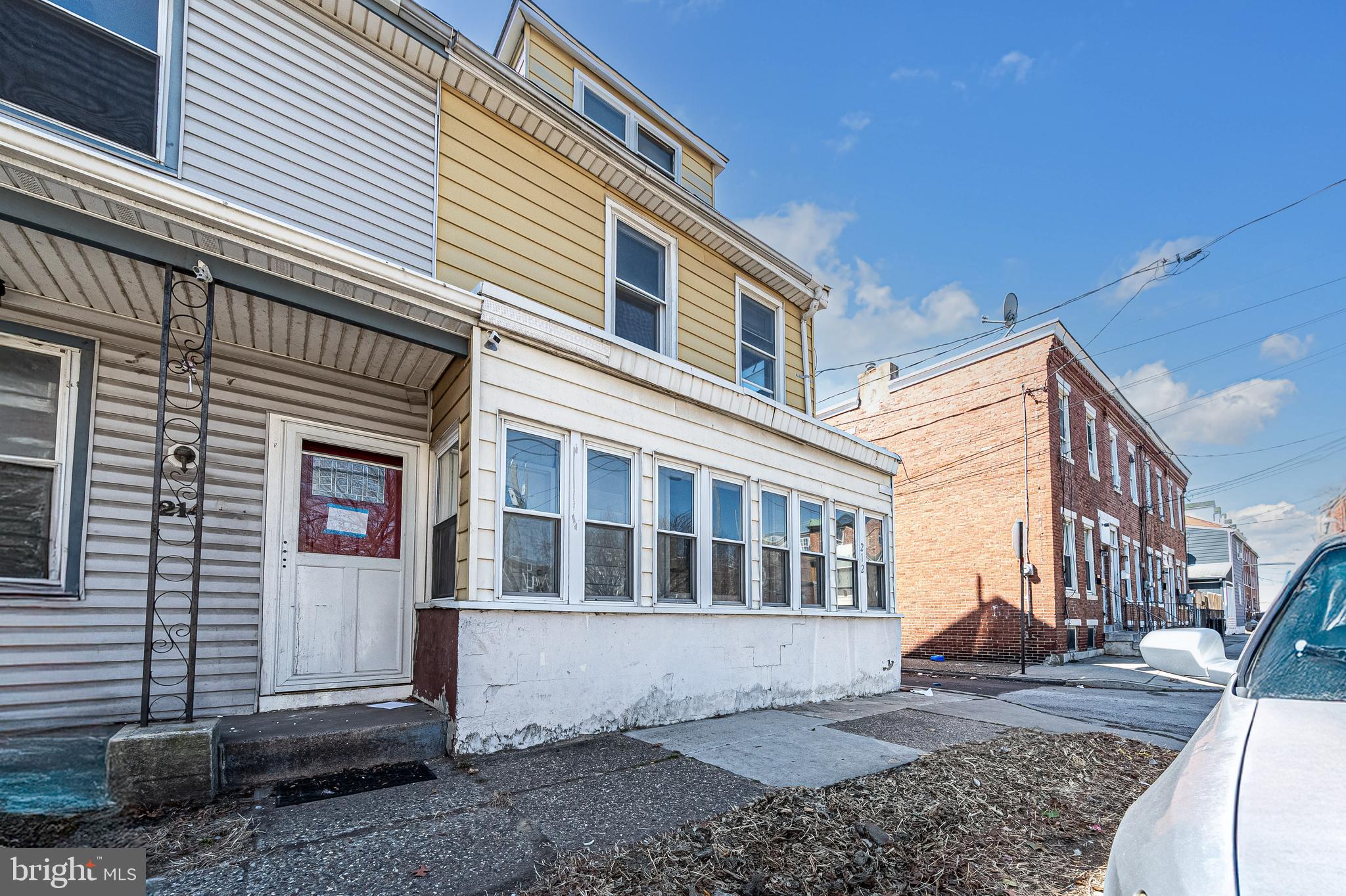 212 MIDDLESEX STREET