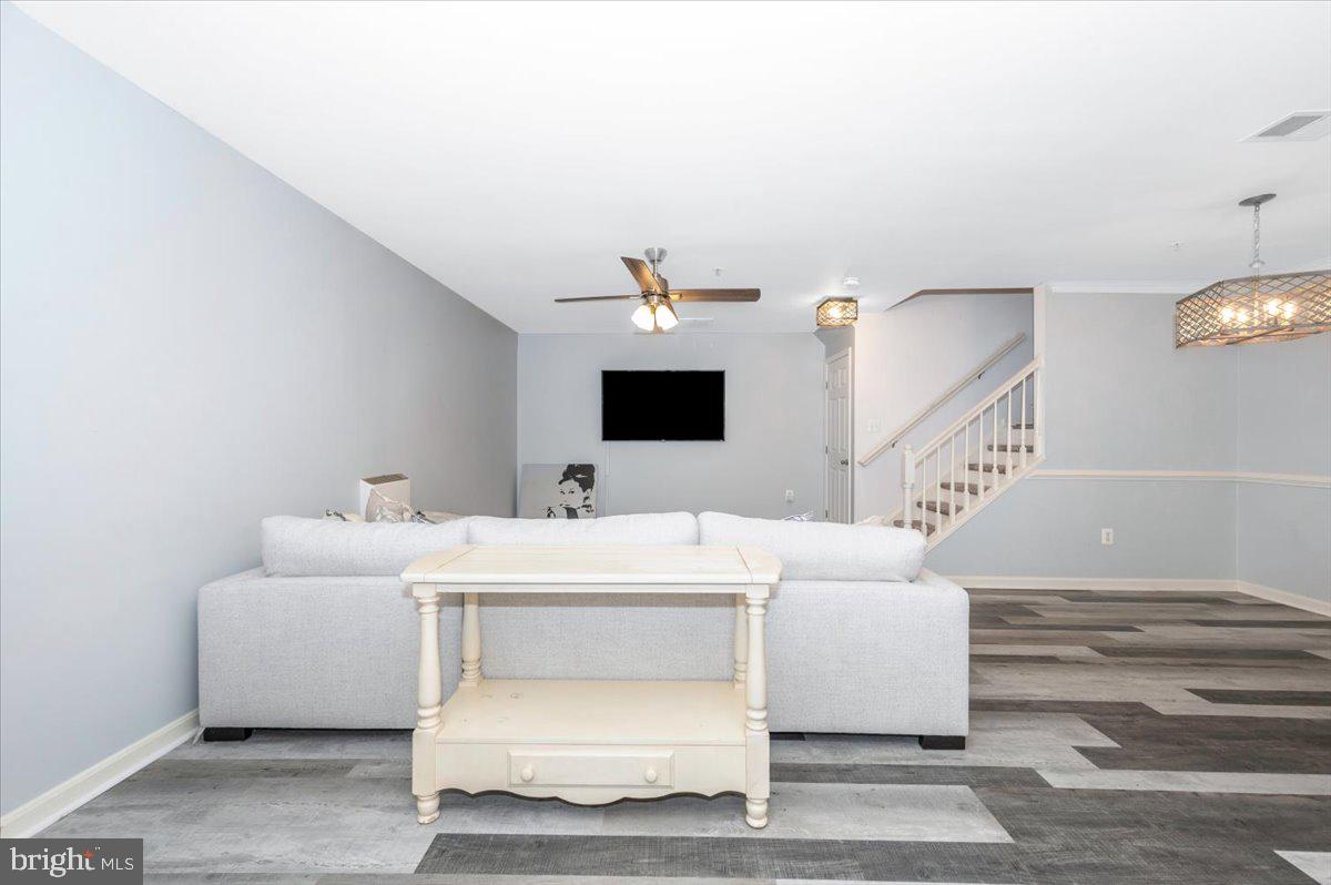 WELLINGTON TRACE - Residential Lease