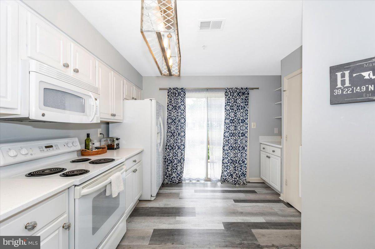 WELLINGTON TRACE - Residential Lease