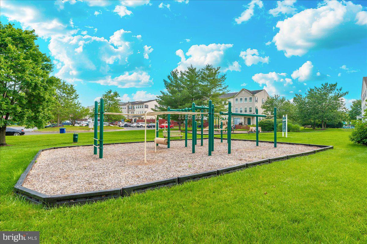 WELLINGTON TRACE - Residential Lease