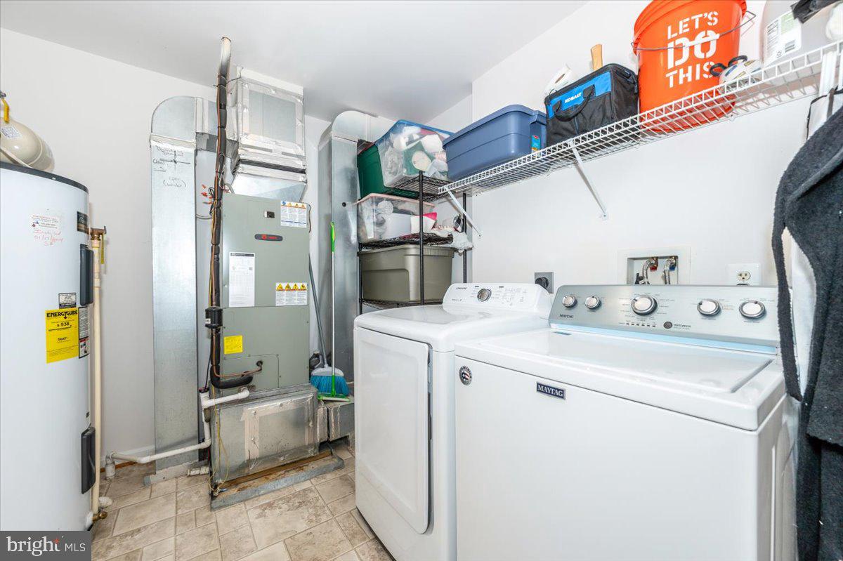 WELLINGTON TRACE - Residential Lease