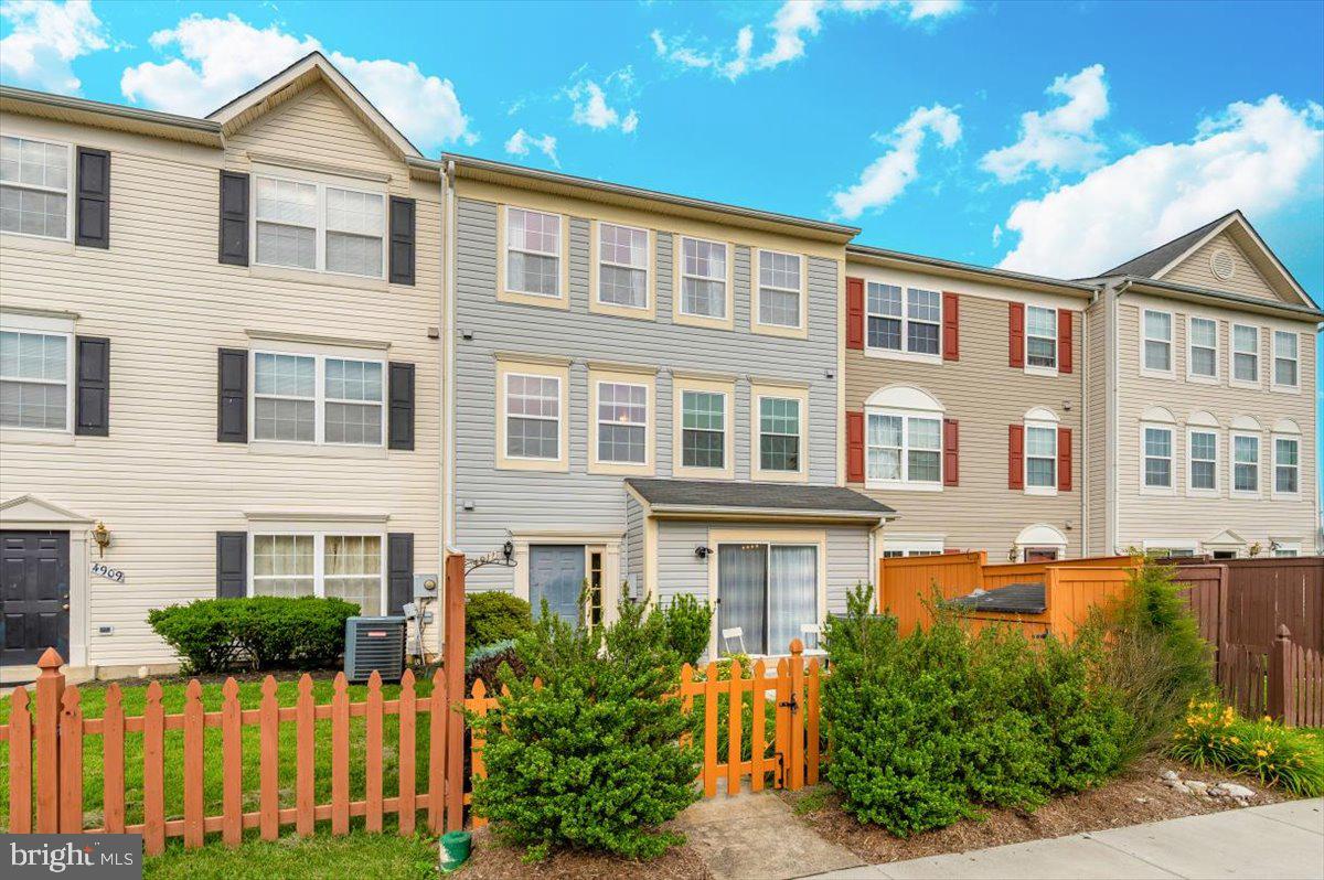 WELLINGTON TRACE - Residential Lease