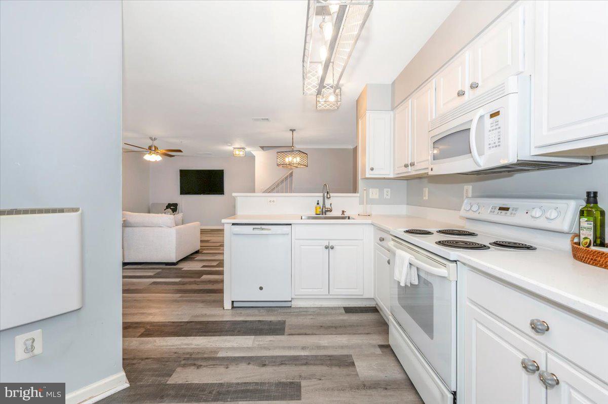 WELLINGTON TRACE - Residential Lease