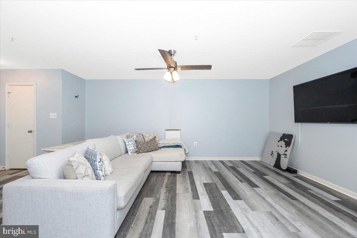 WELLINGTON TRACE - Residential Lease