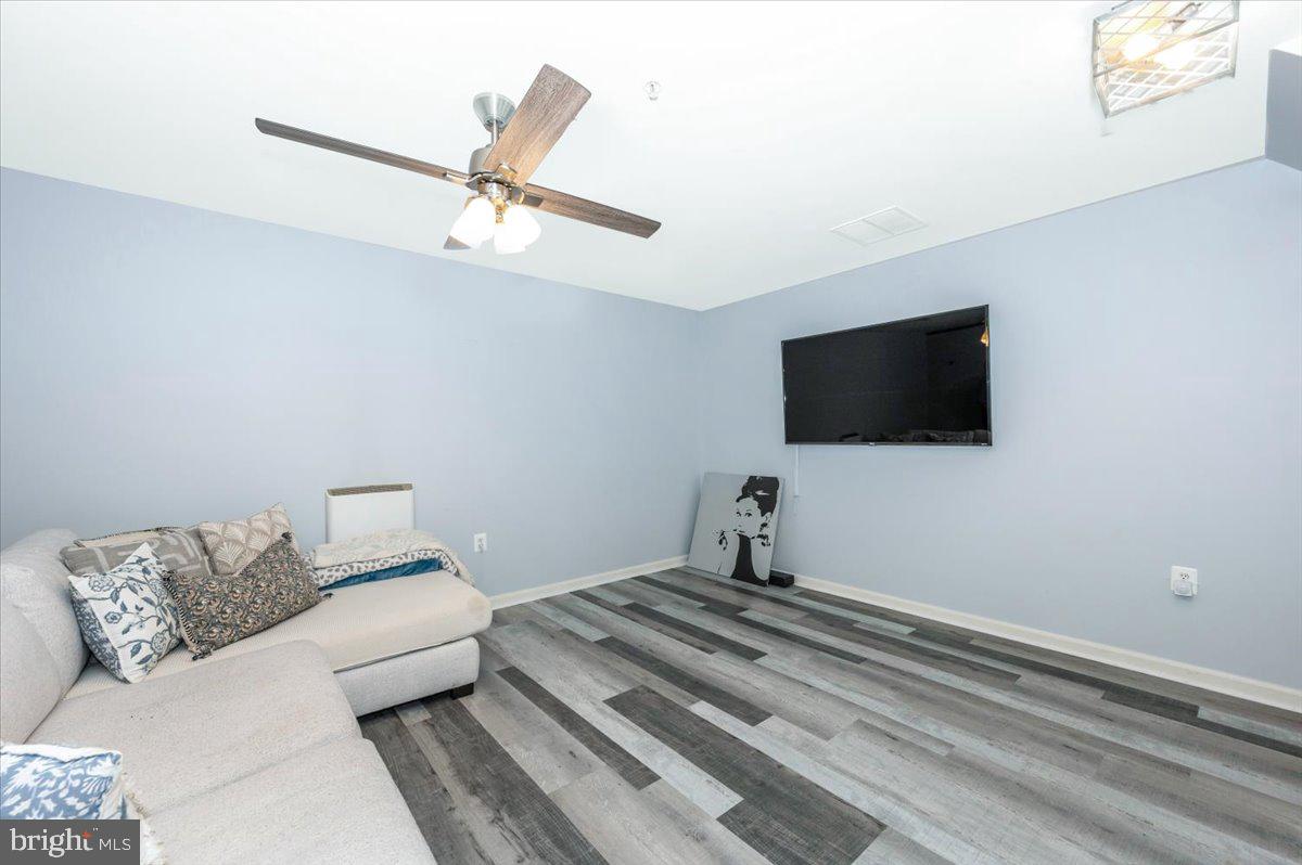 WELLINGTON TRACE - Residential Lease