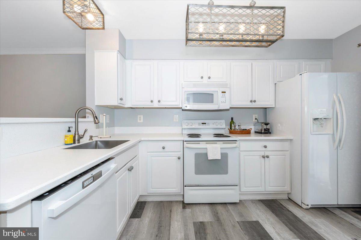 WELLINGTON TRACE - Residential Lease