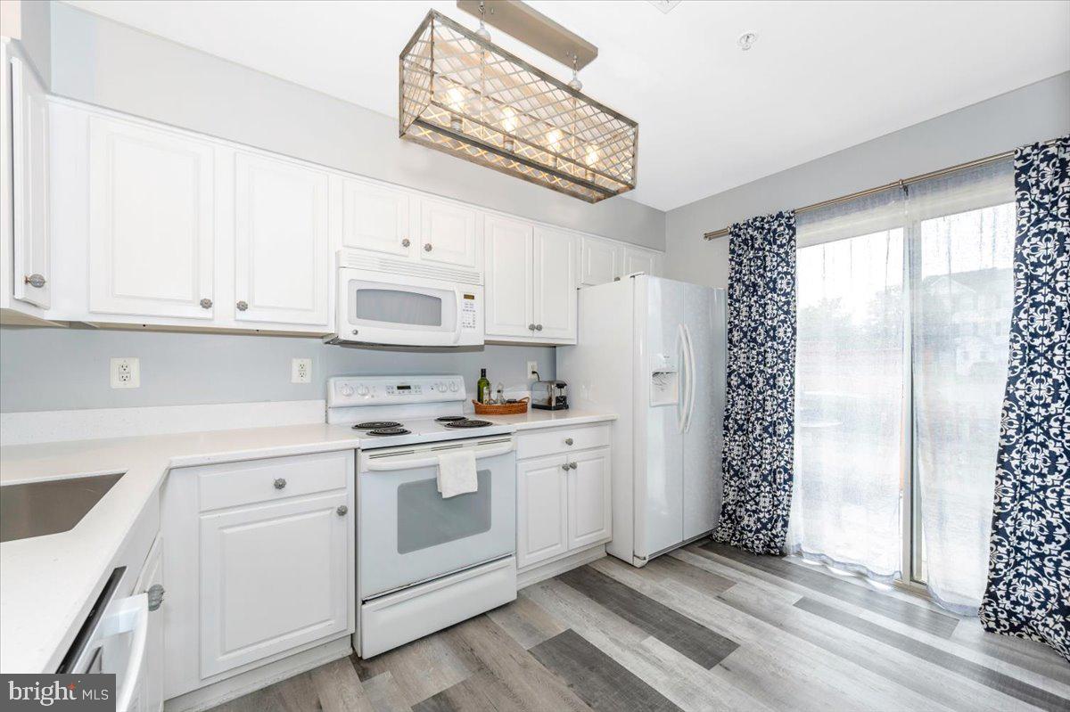 WELLINGTON TRACE - Residential Lease