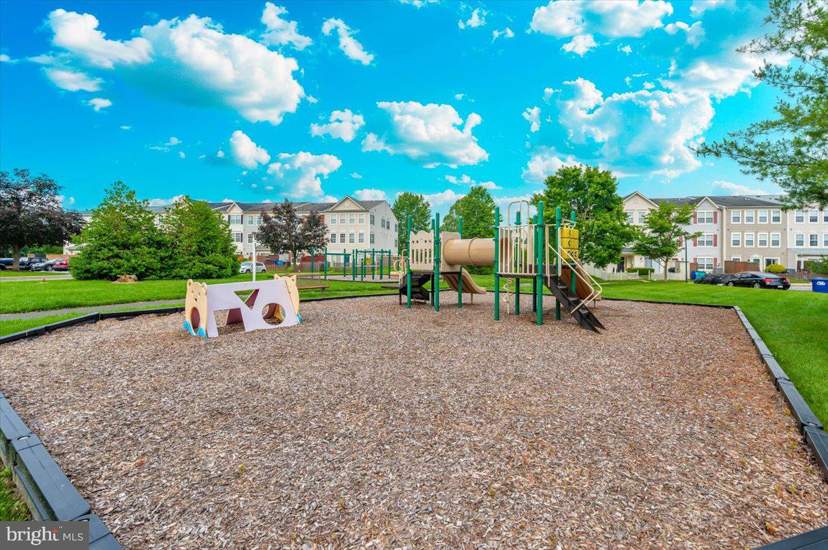 WELLINGTON TRACE - Residential Lease