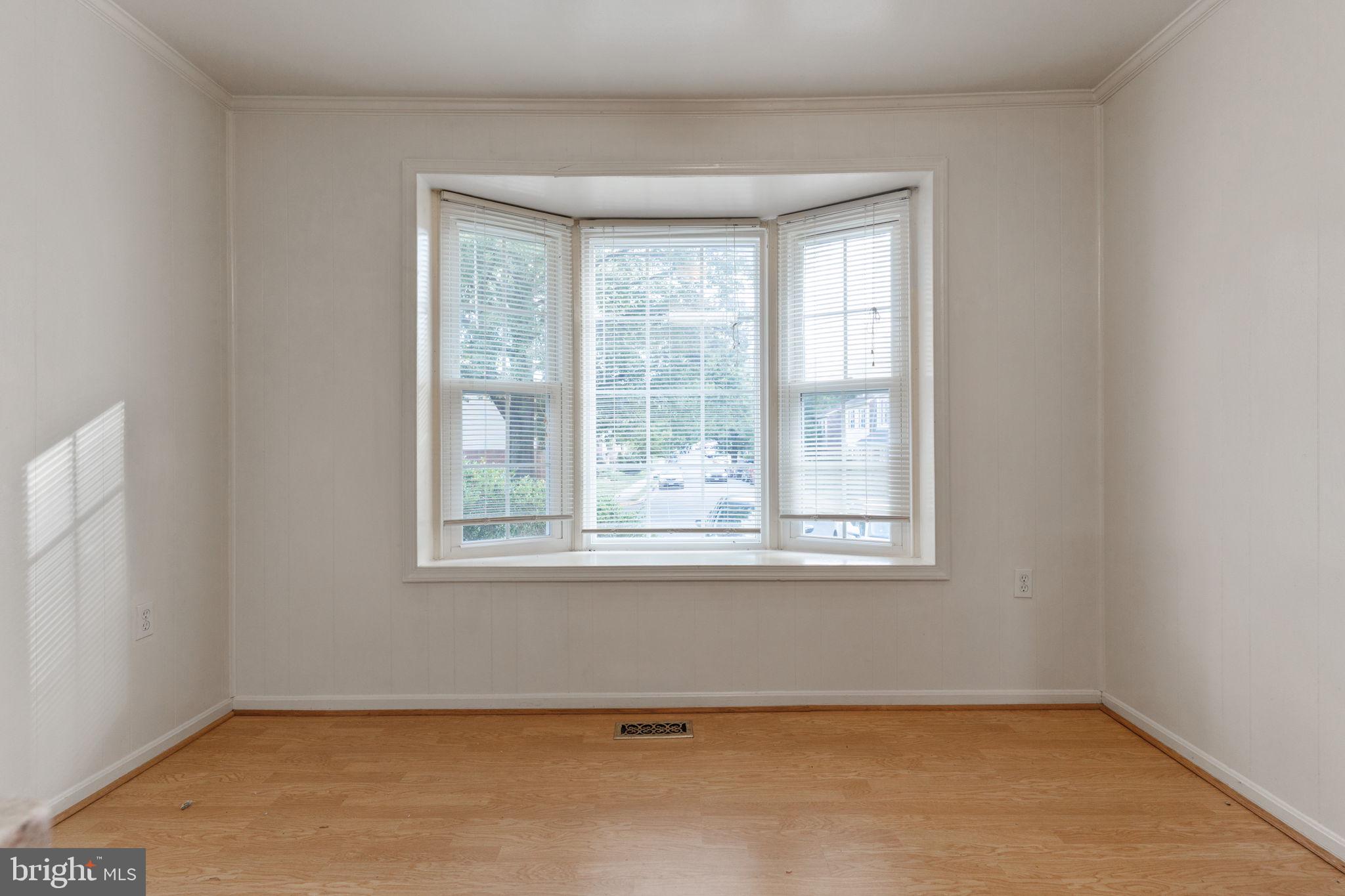 BURKE STATION SQUARE - Residential Lease