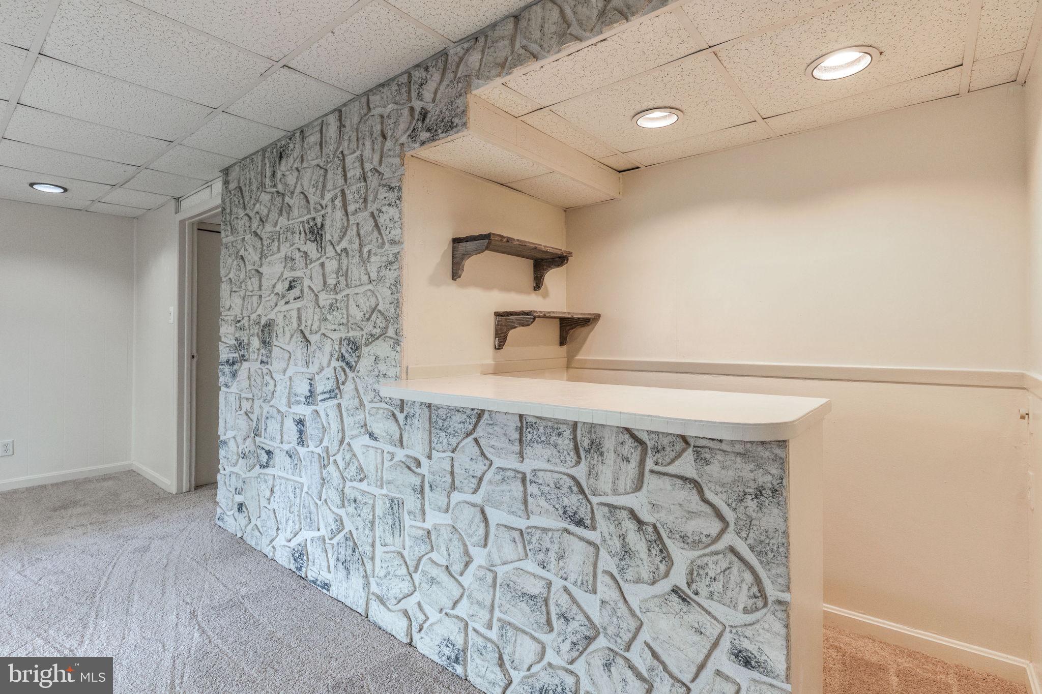 BURKE STATION SQUARE - Residential Lease