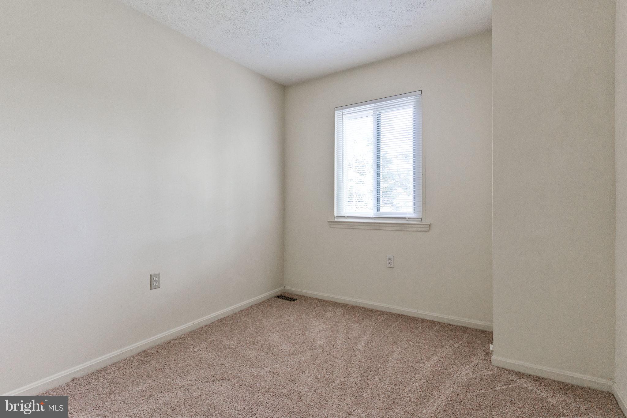 BURKE STATION SQUARE - Residential Lease