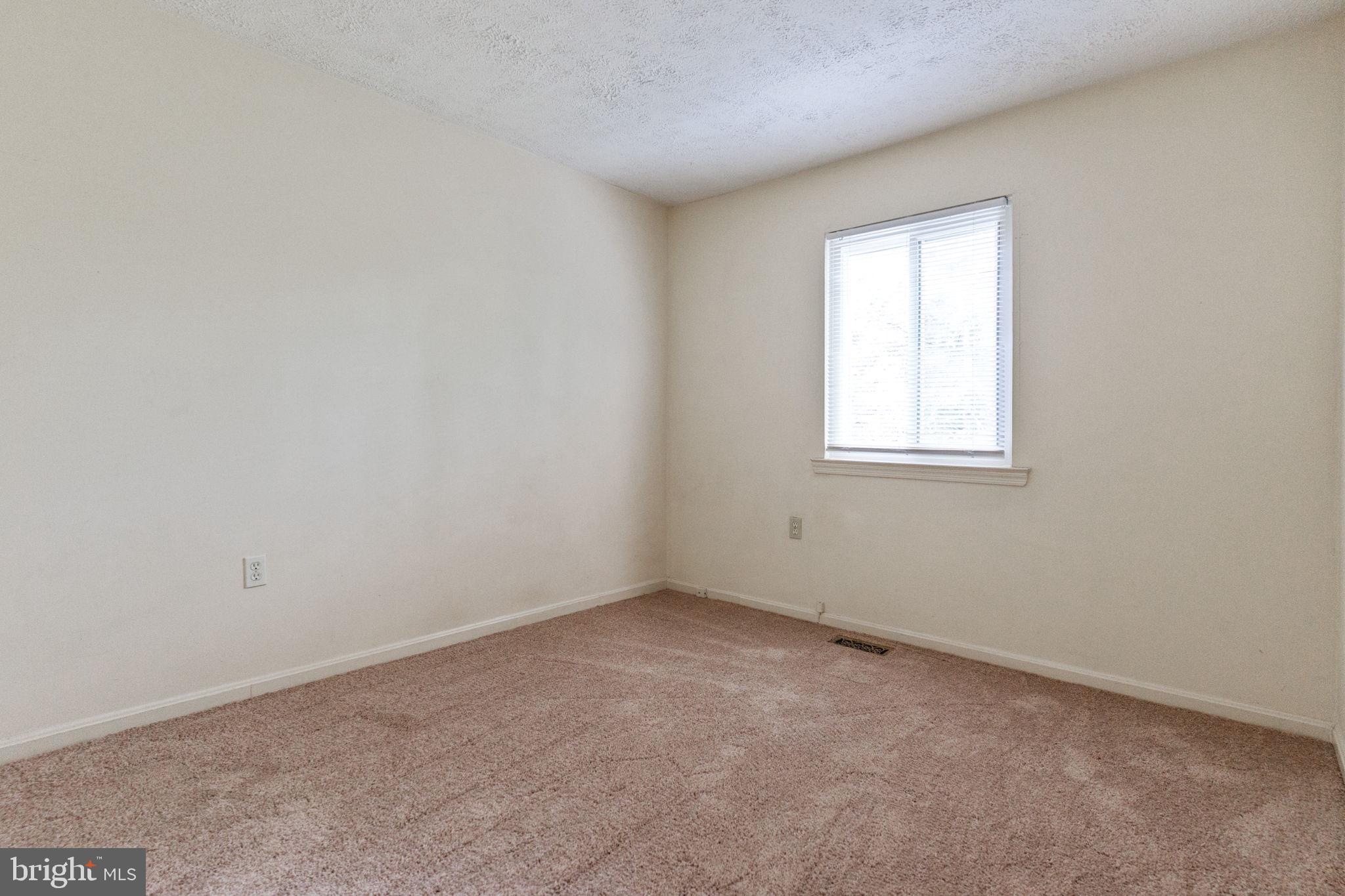 BURKE STATION SQUARE - Residential Lease