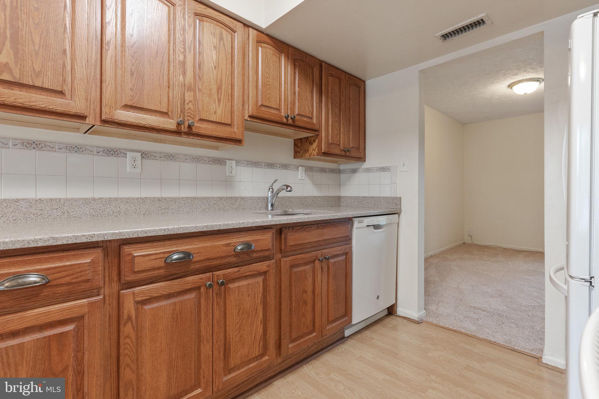 BURKE STATION SQUARE - Residential Lease