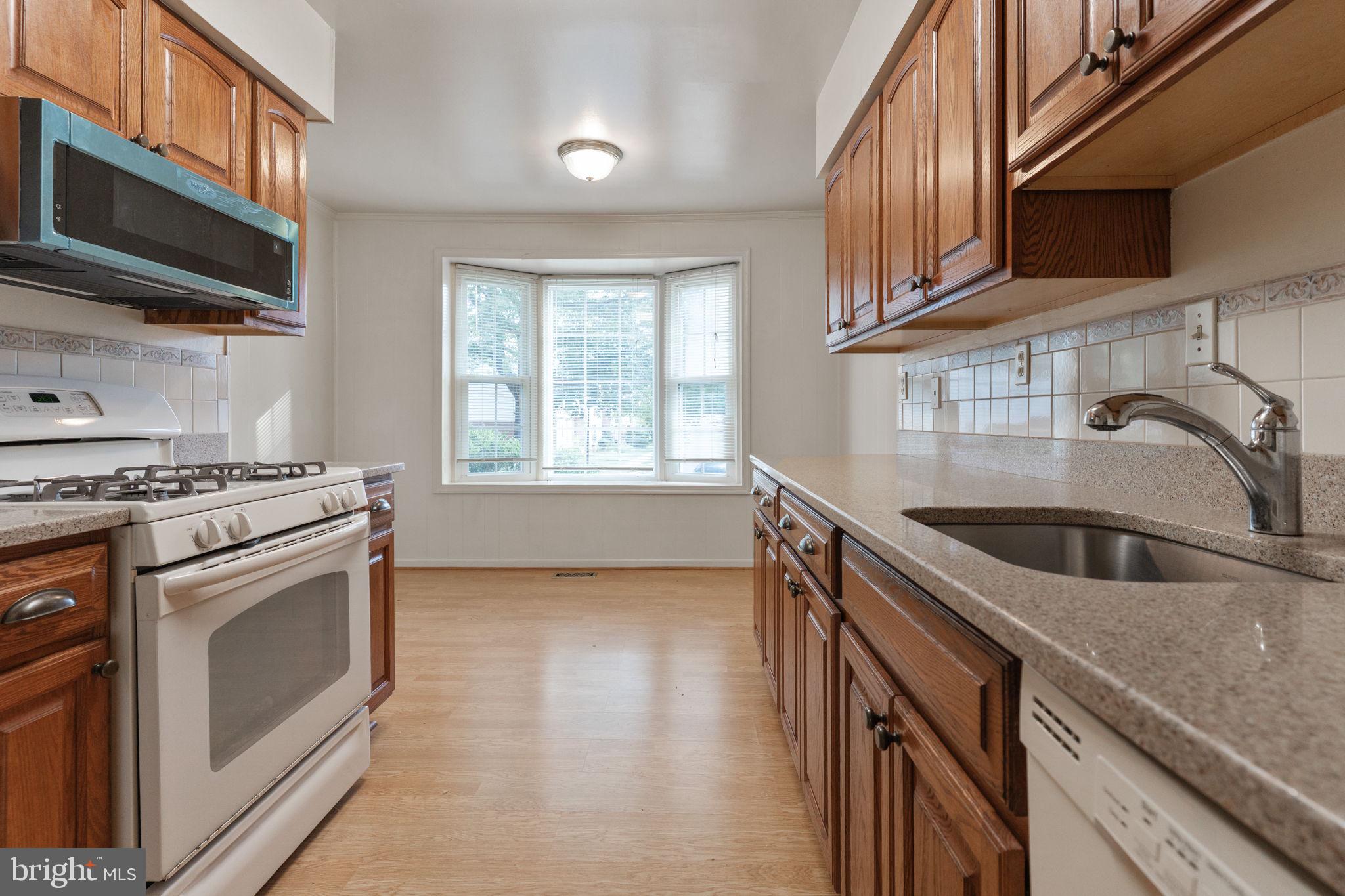 BURKE STATION SQUARE - Residential Lease