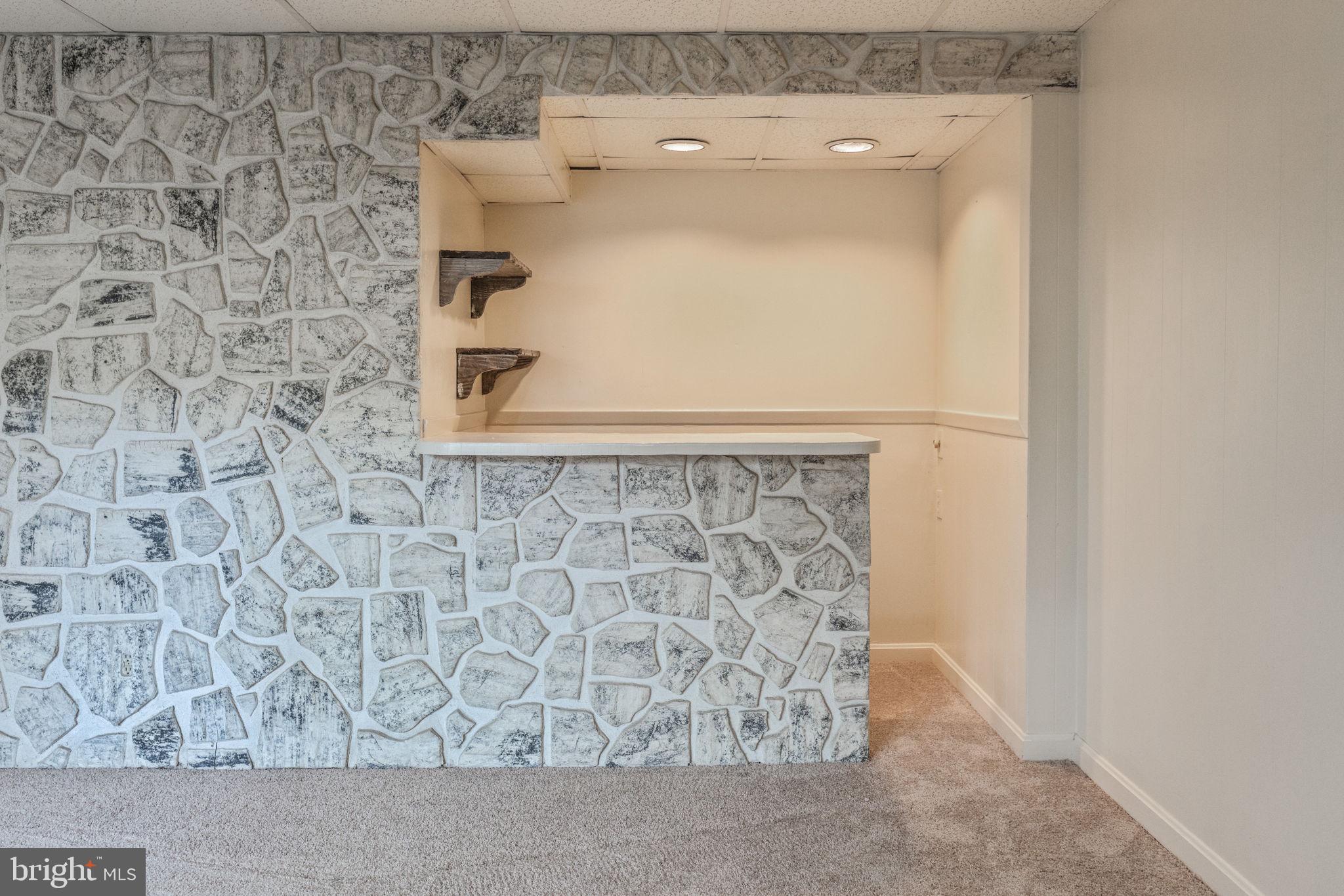 BURKE STATION SQUARE - Residential Lease