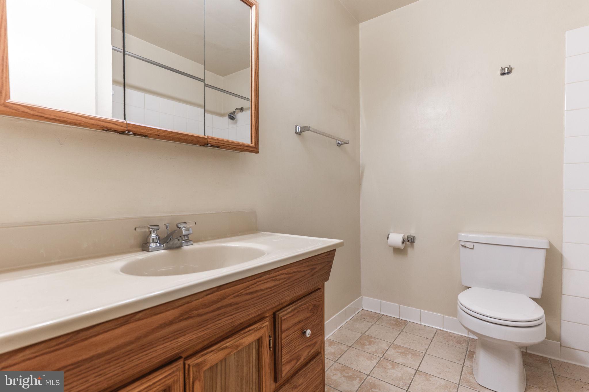 BURKE STATION SQUARE - Residential Lease