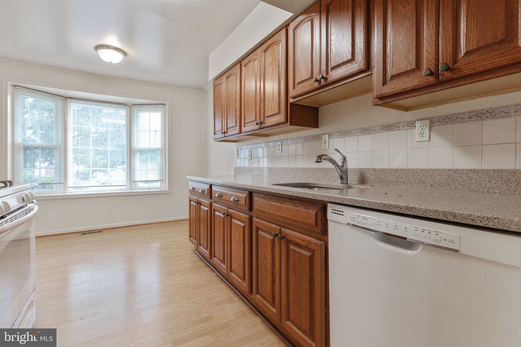 BURKE STATION SQUARE - Residential Lease