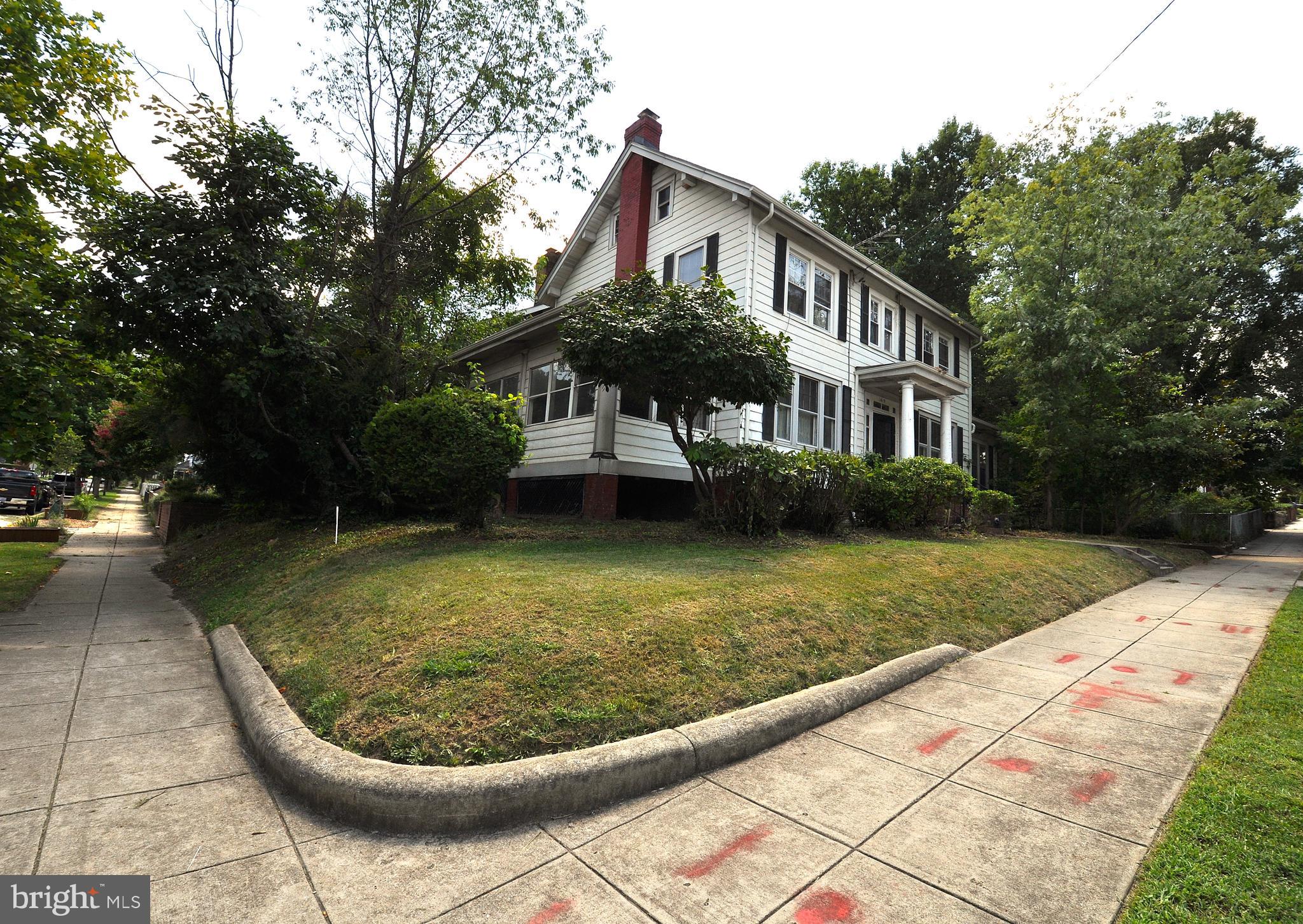 1619 EVARTS STREET NE