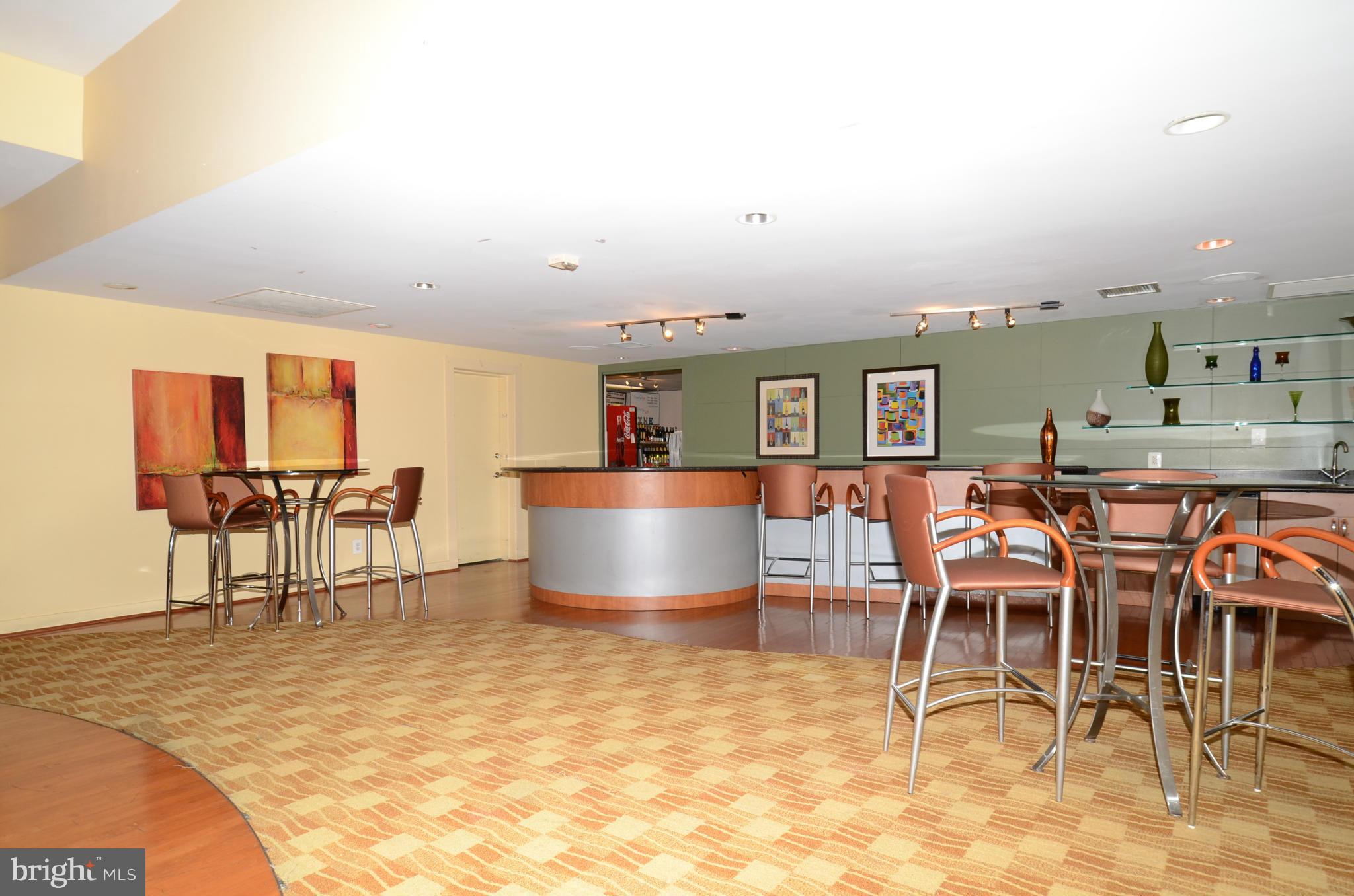 TWENTY-ONE - Residential