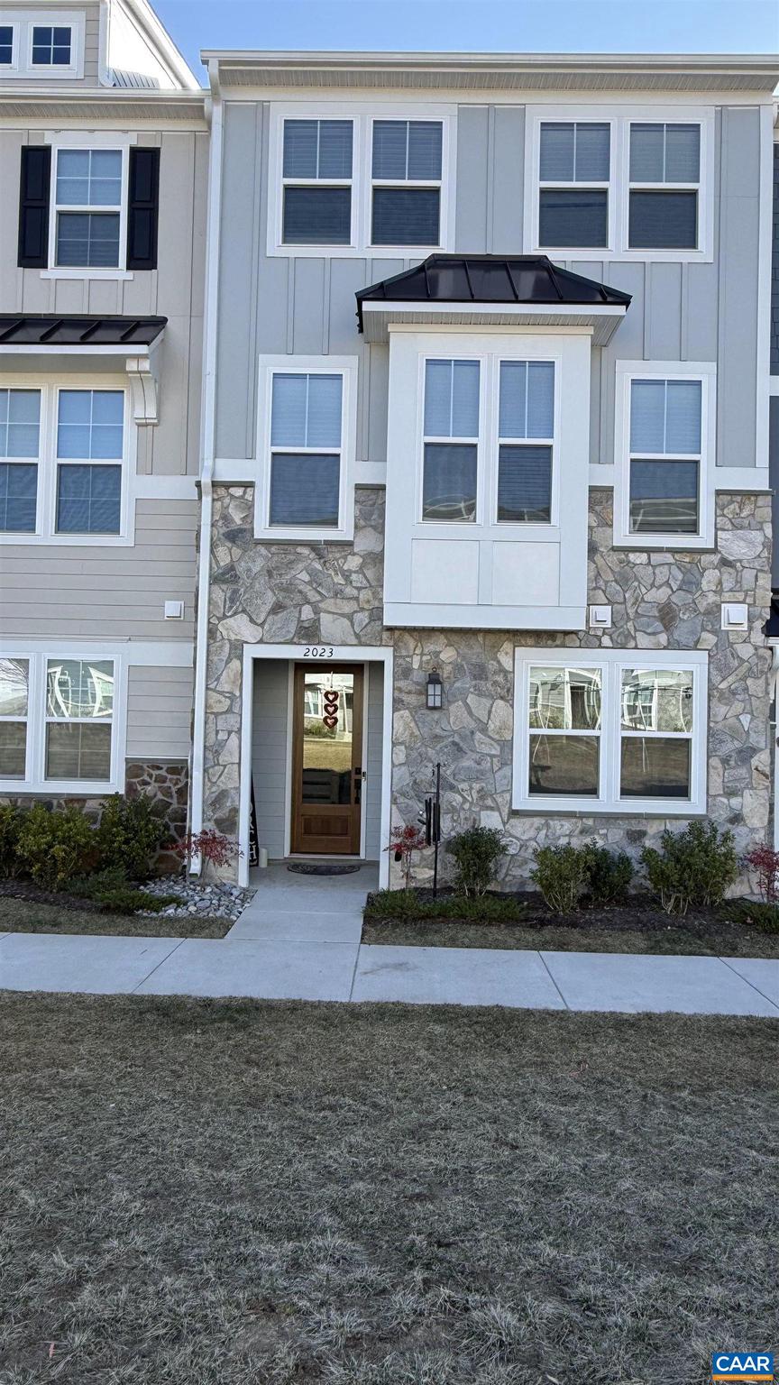 UNKNOWN - Residential Lease