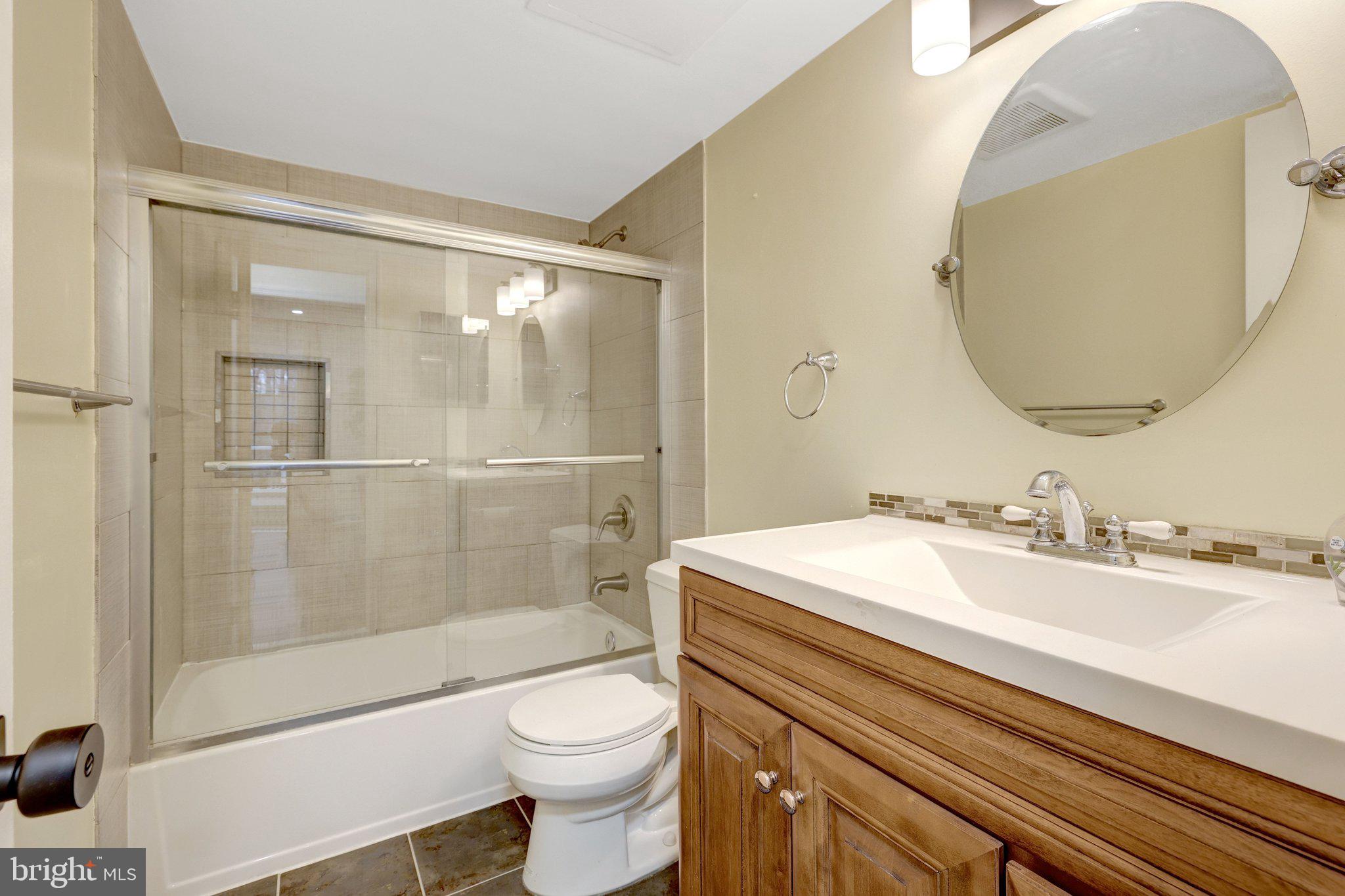 RESTON - Residential