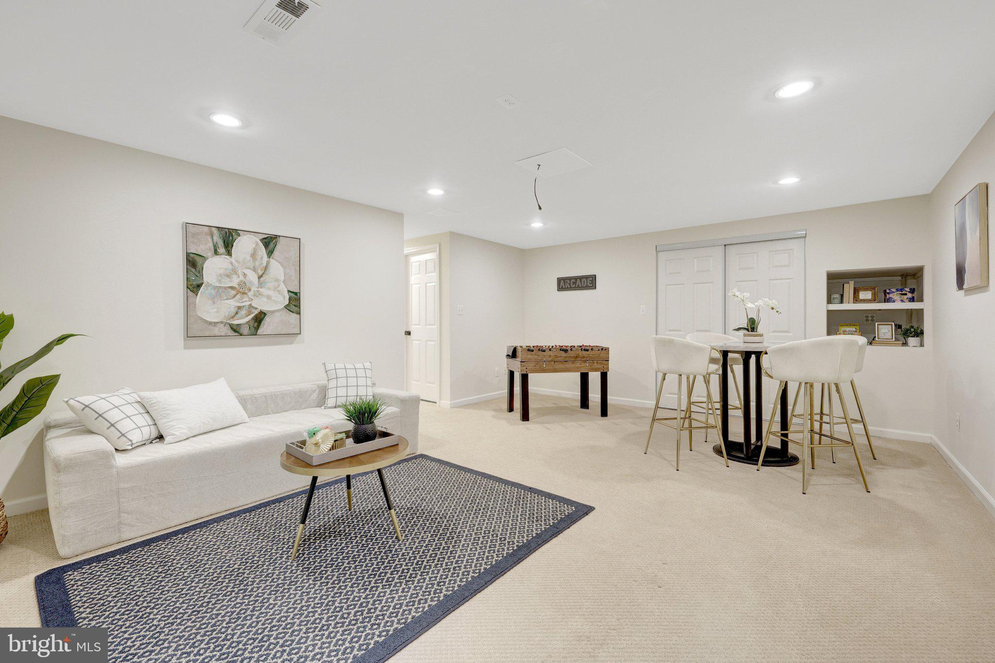 RESTON - Residential