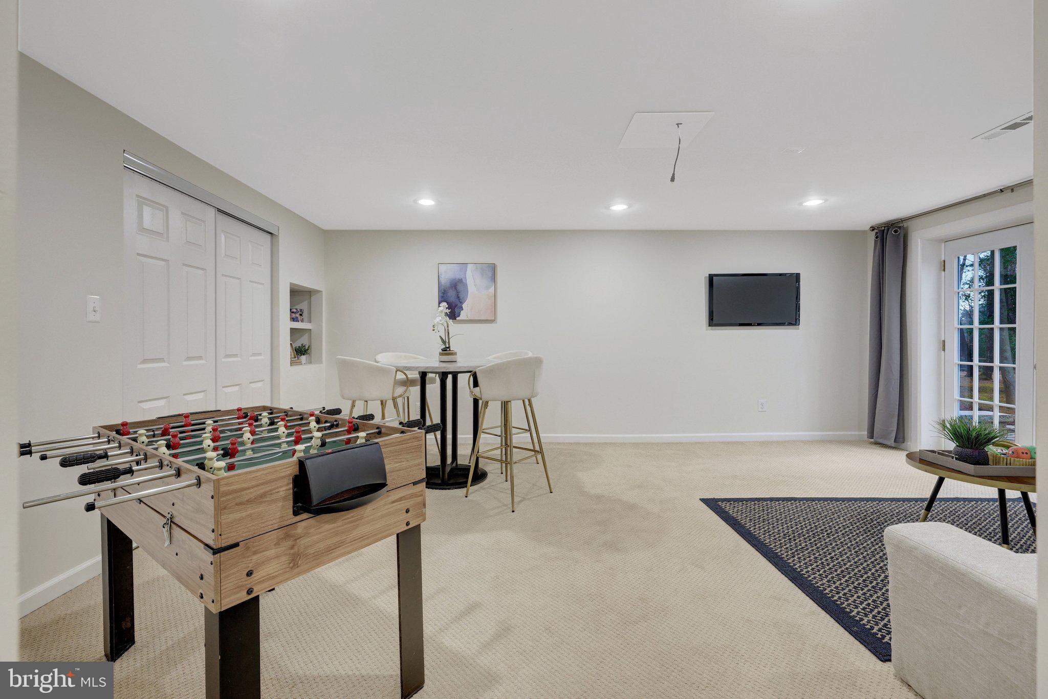 RESTON - Residential