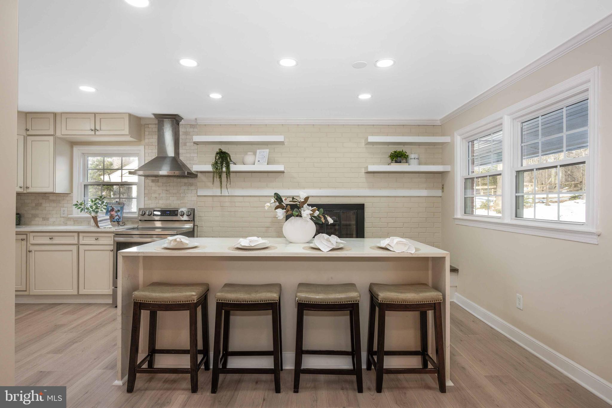 POTOMAC OUTSIDE - Residential