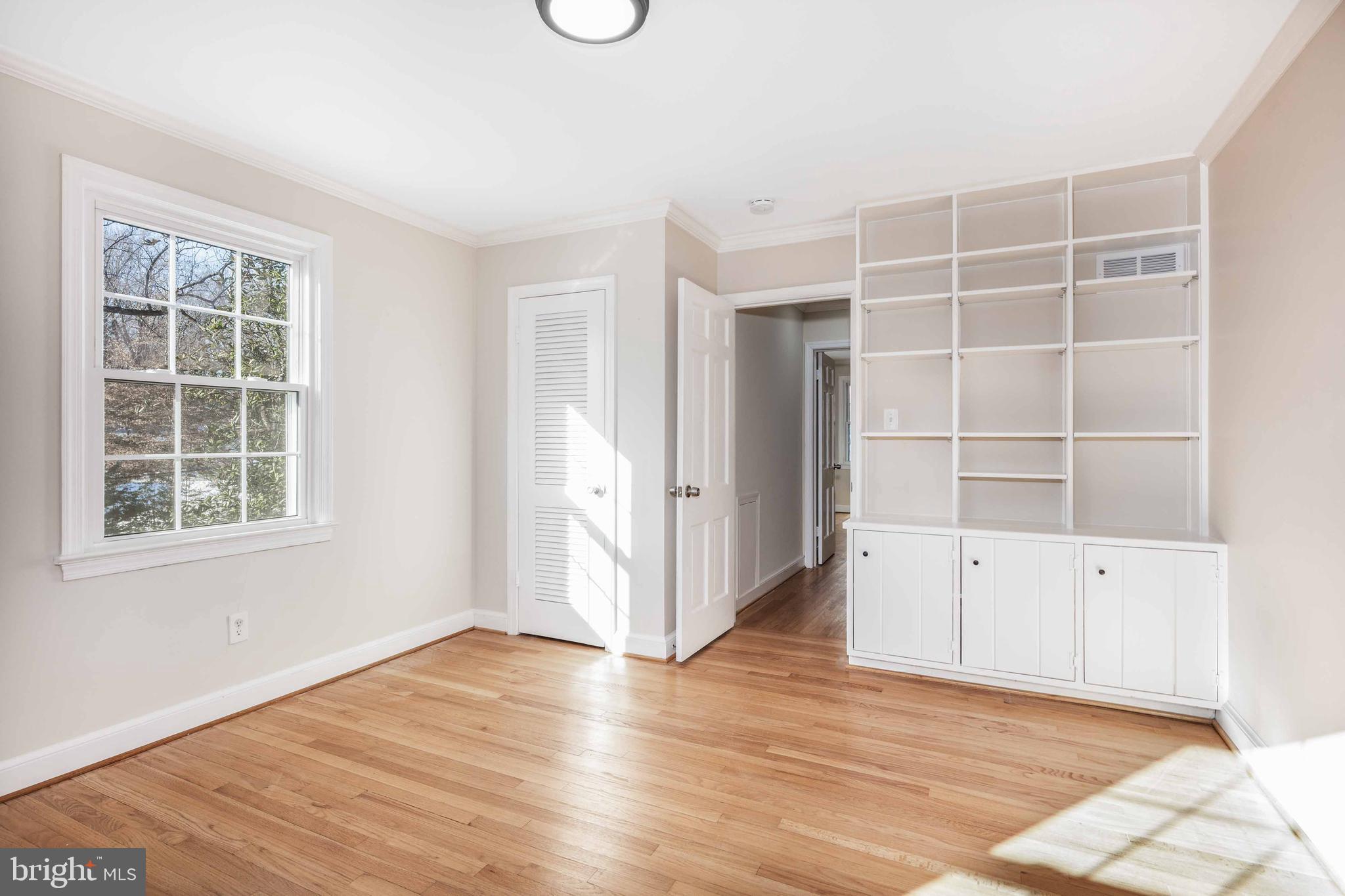 POTOMAC OUTSIDE - Residential