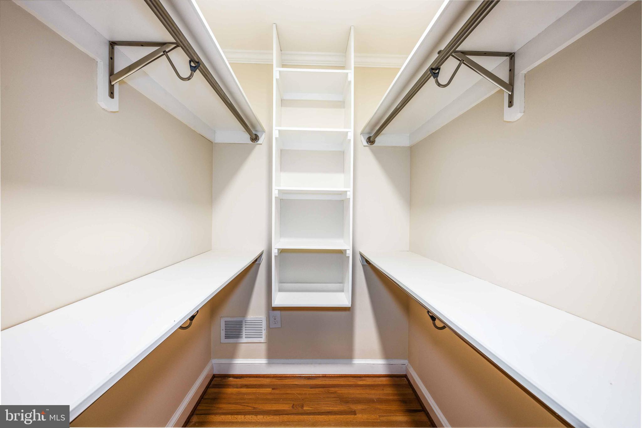 POTOMAC OUTSIDE - Residential