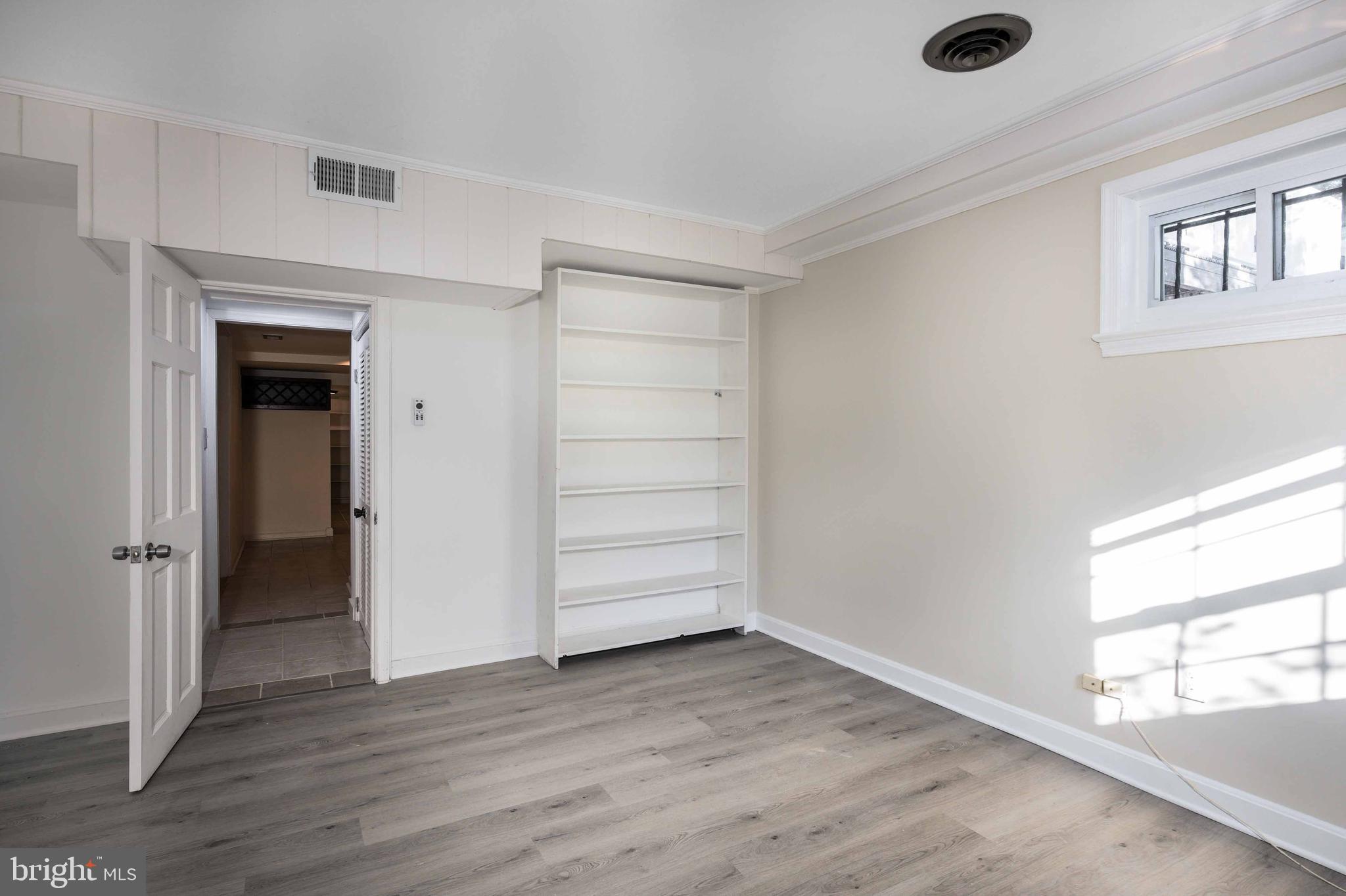 POTOMAC OUTSIDE - Residential