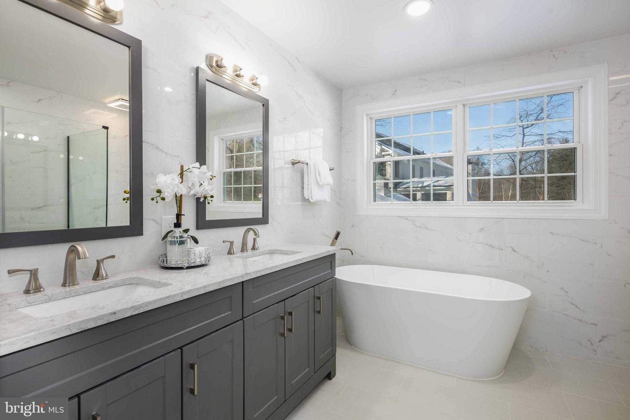 POTOMAC OUTSIDE - Residential