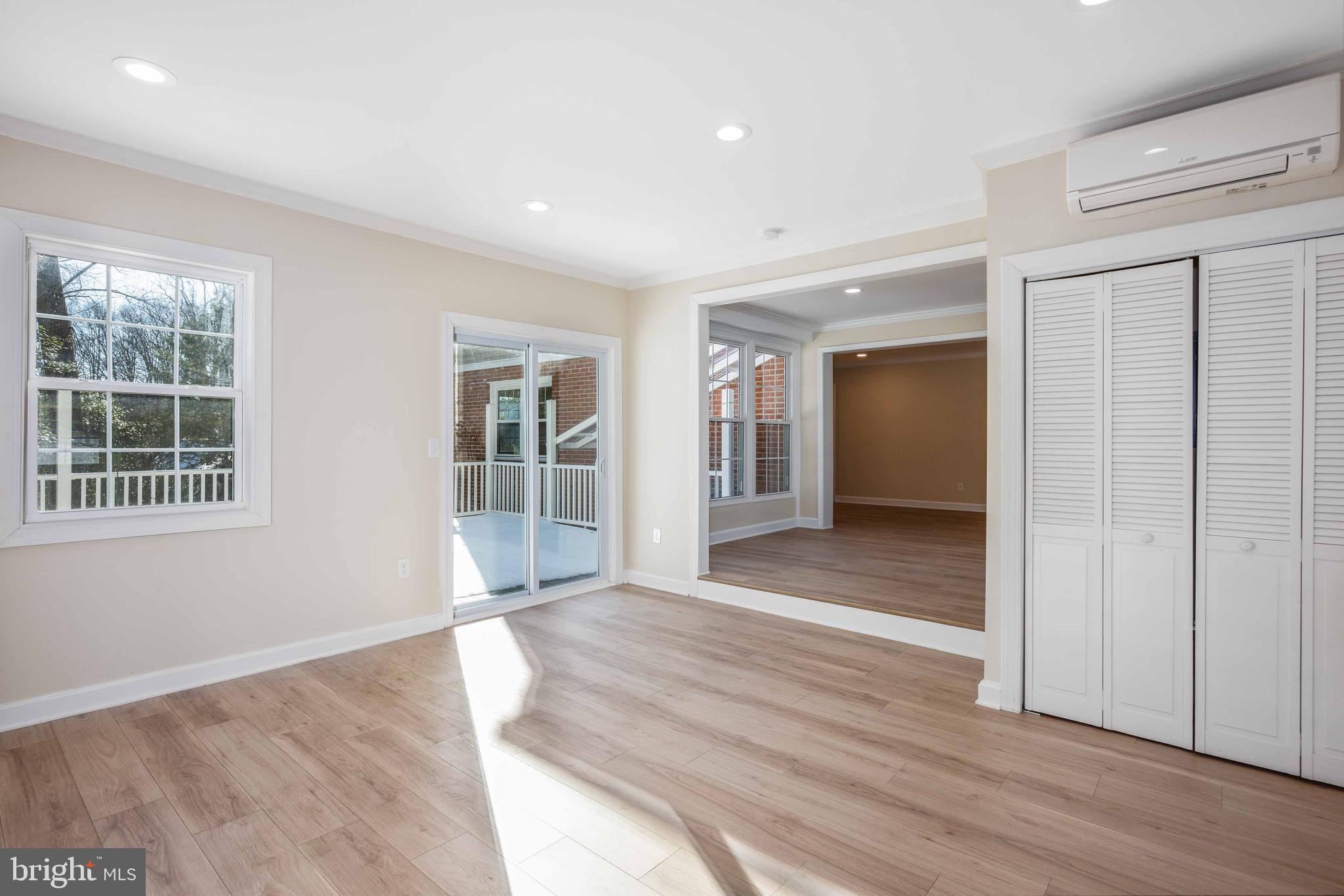 POTOMAC OUTSIDE - Residential