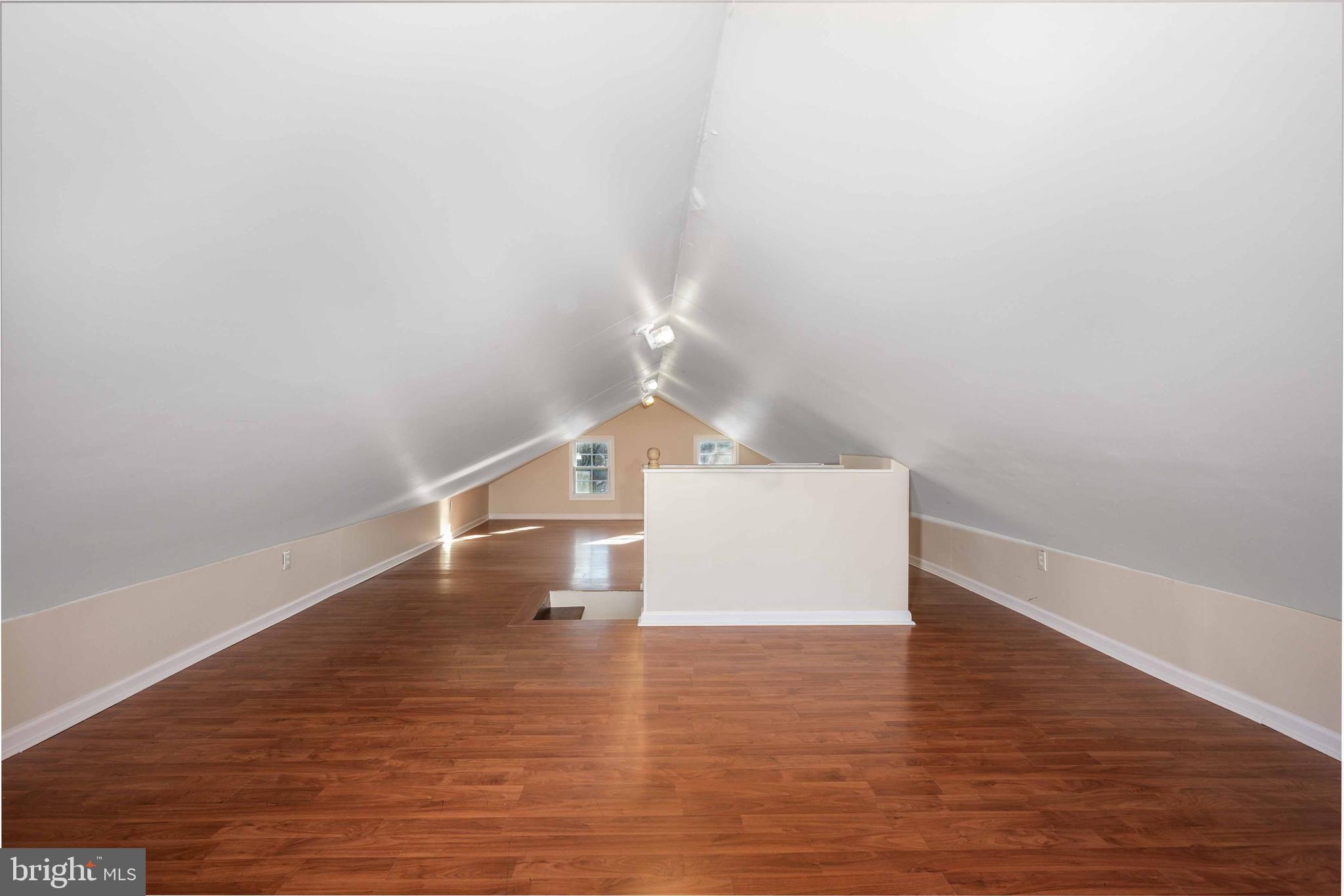 POTOMAC OUTSIDE - Residential