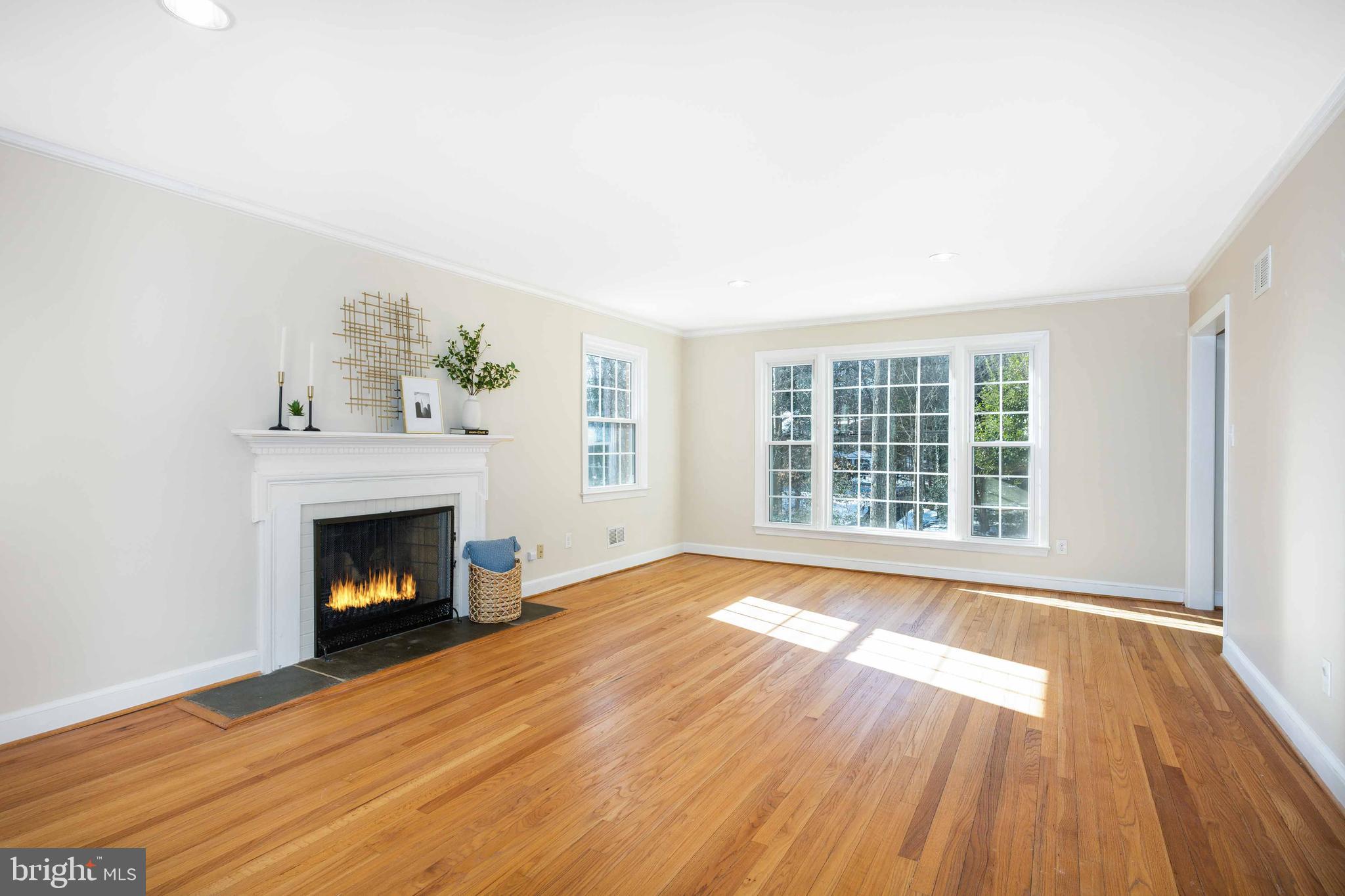 POTOMAC OUTSIDE - Residential